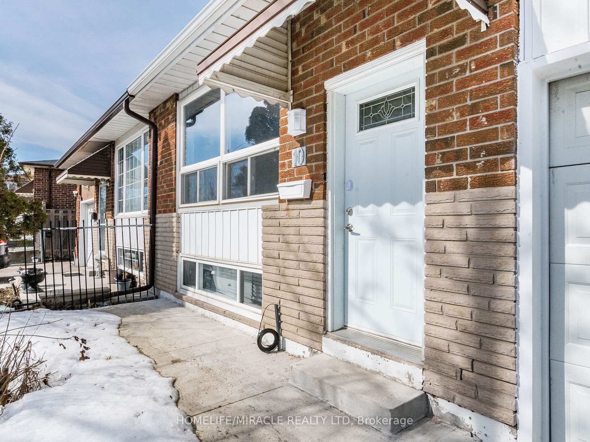 Photo 3 of 10 Madison Street, Brampton, Central Park — HOMEH