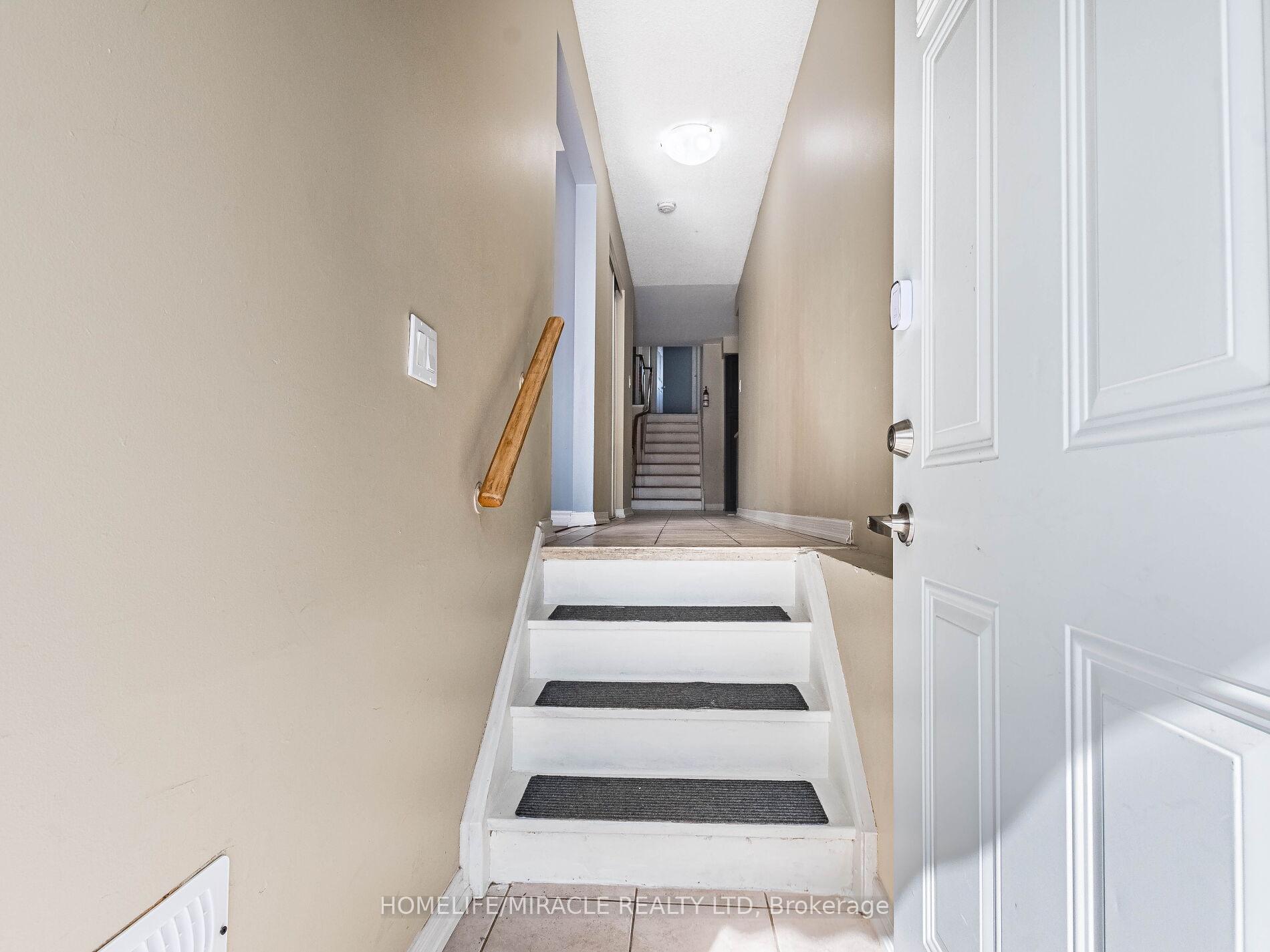 Photo 4 of 10 Madison Street, Brampton, Central Park — HOMEH