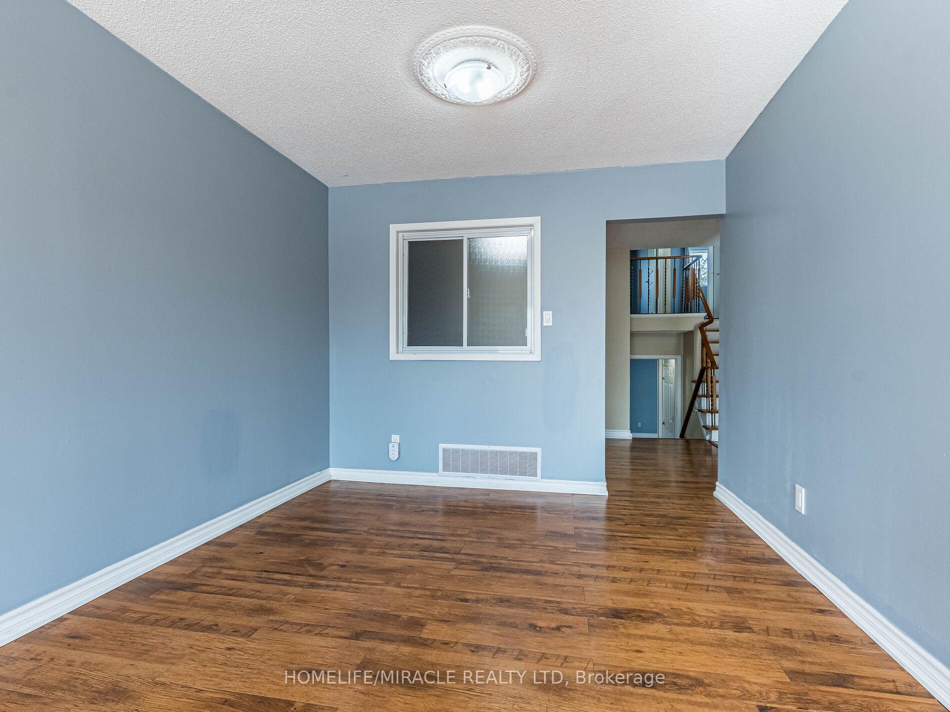 Photo 7 of 10 Madison Street, Brampton, Central Park — HOMEH