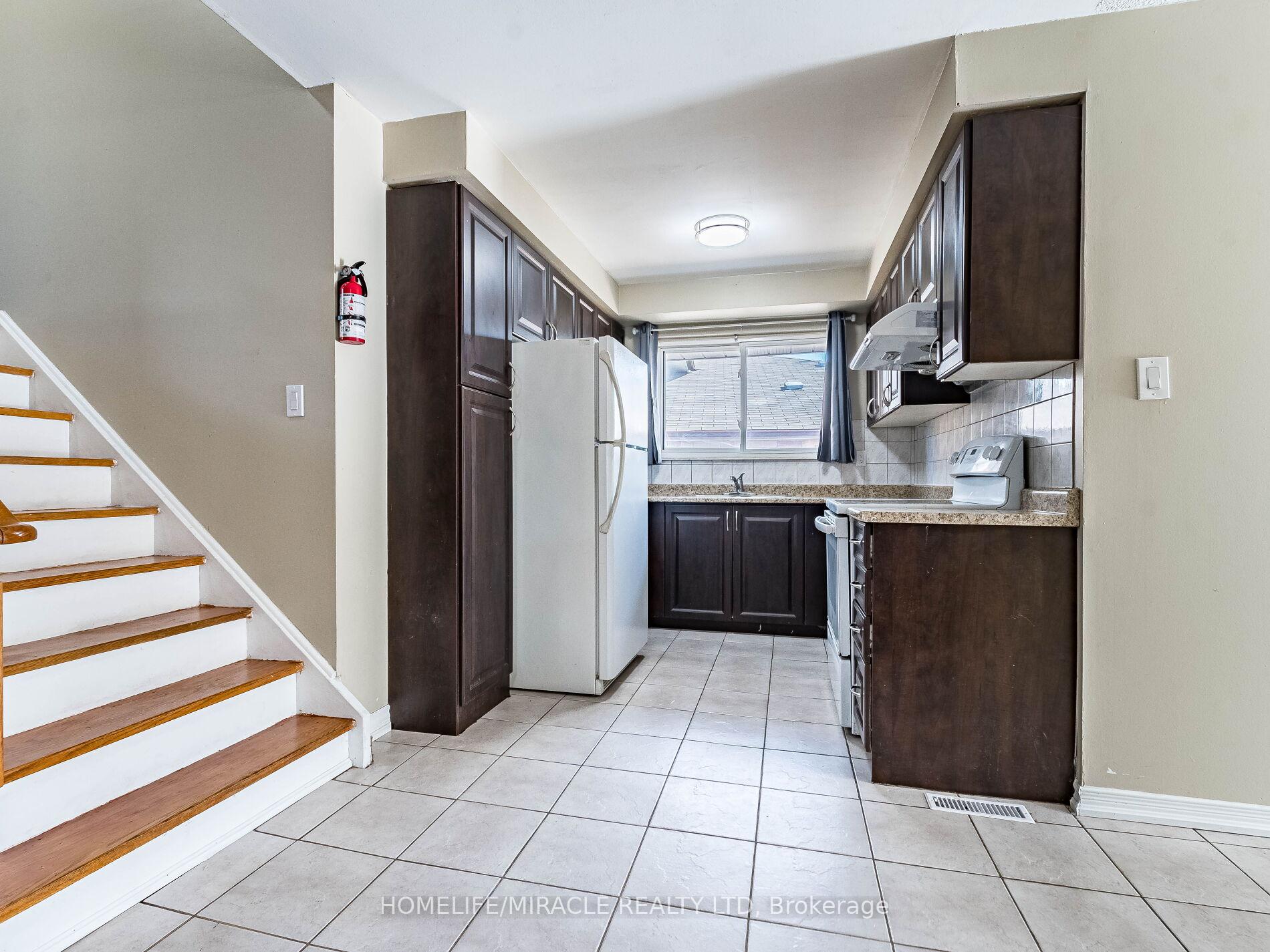 Photo 9 of 10 Madison Street, Brampton, Central Park — HOMEH