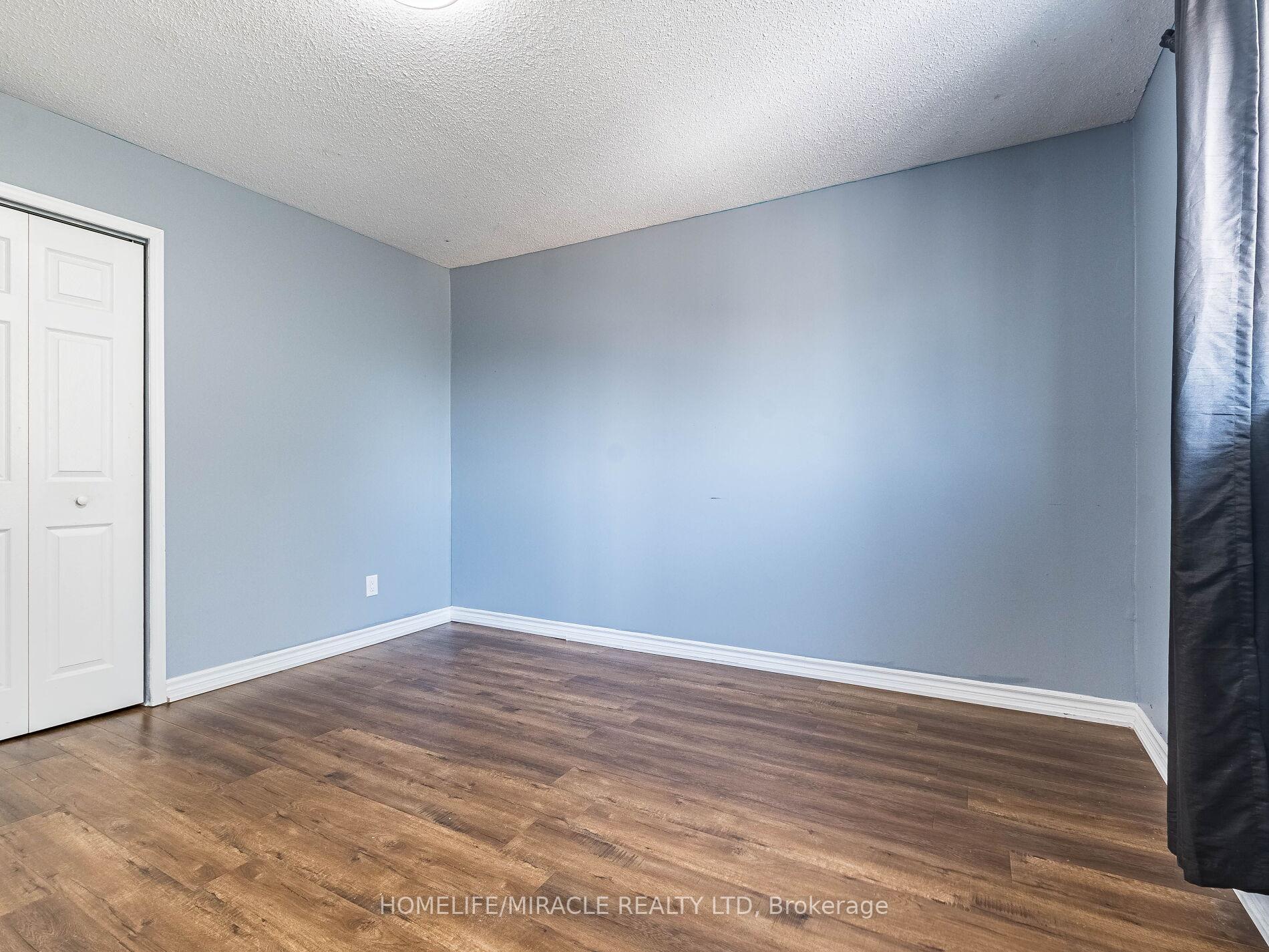 Photo 15 of 10 Madison Street, Brampton, Central Park — HOMEH