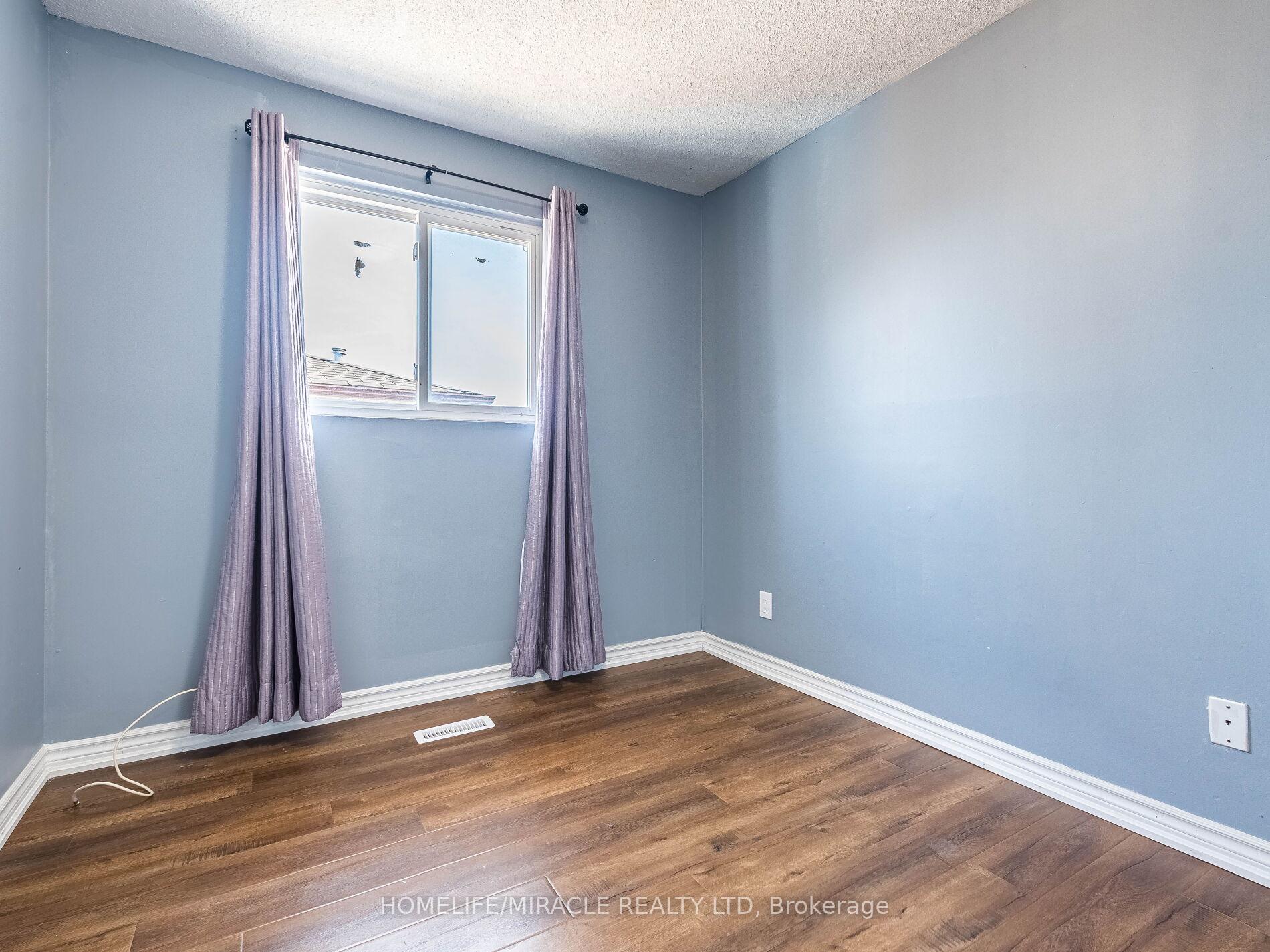 Photo 18 of 10 Madison Street, Brampton, Central Park — HOMEH