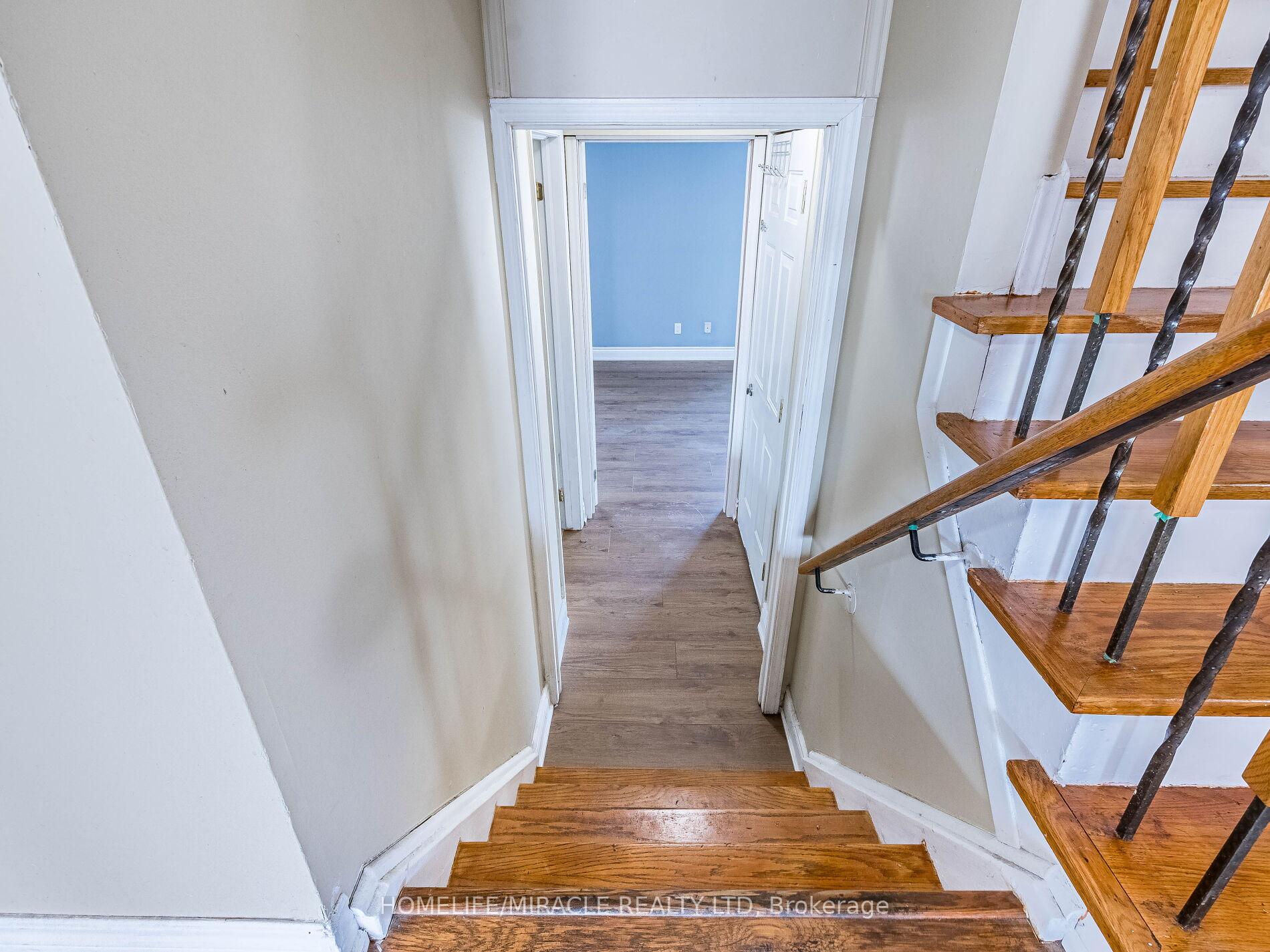 Photo 23 of 10 Madison Street, Brampton, Central Park — HOMEH