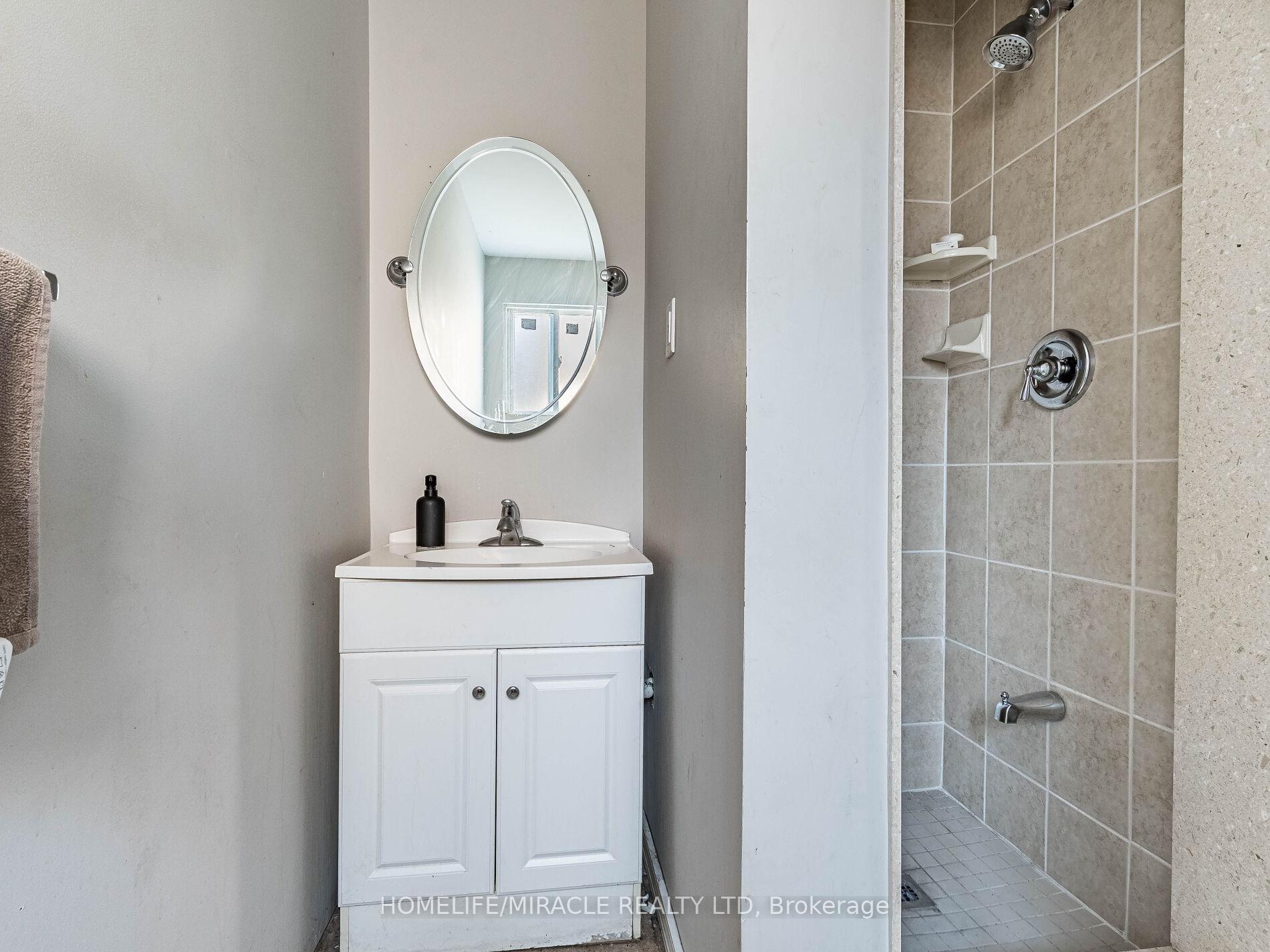 Photo 29 of 10 Madison Street, Brampton, Central Park — HOMEH