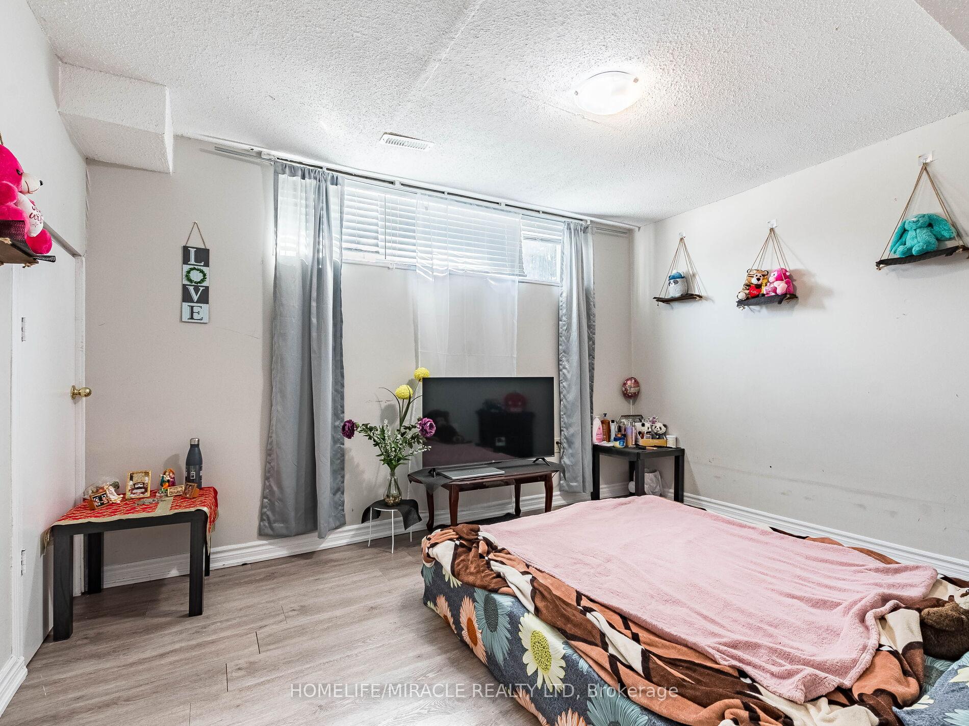 Photo 35 of 10 Madison Street, Brampton, Central Park — HOMEH