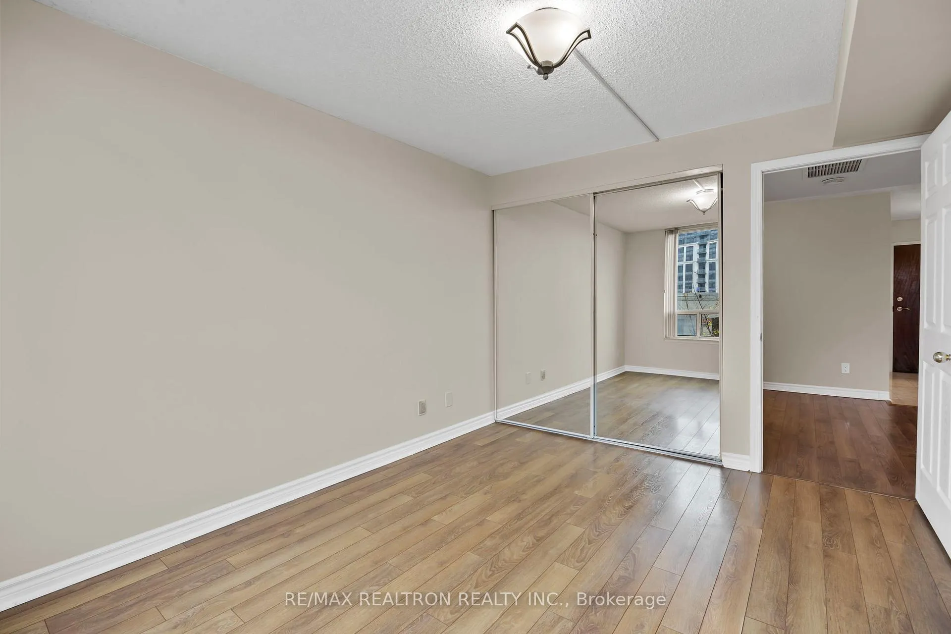Photo 8 of Unit 507, 8 Covington Road, Toronto, Englemount-Lawrence — HOMEH