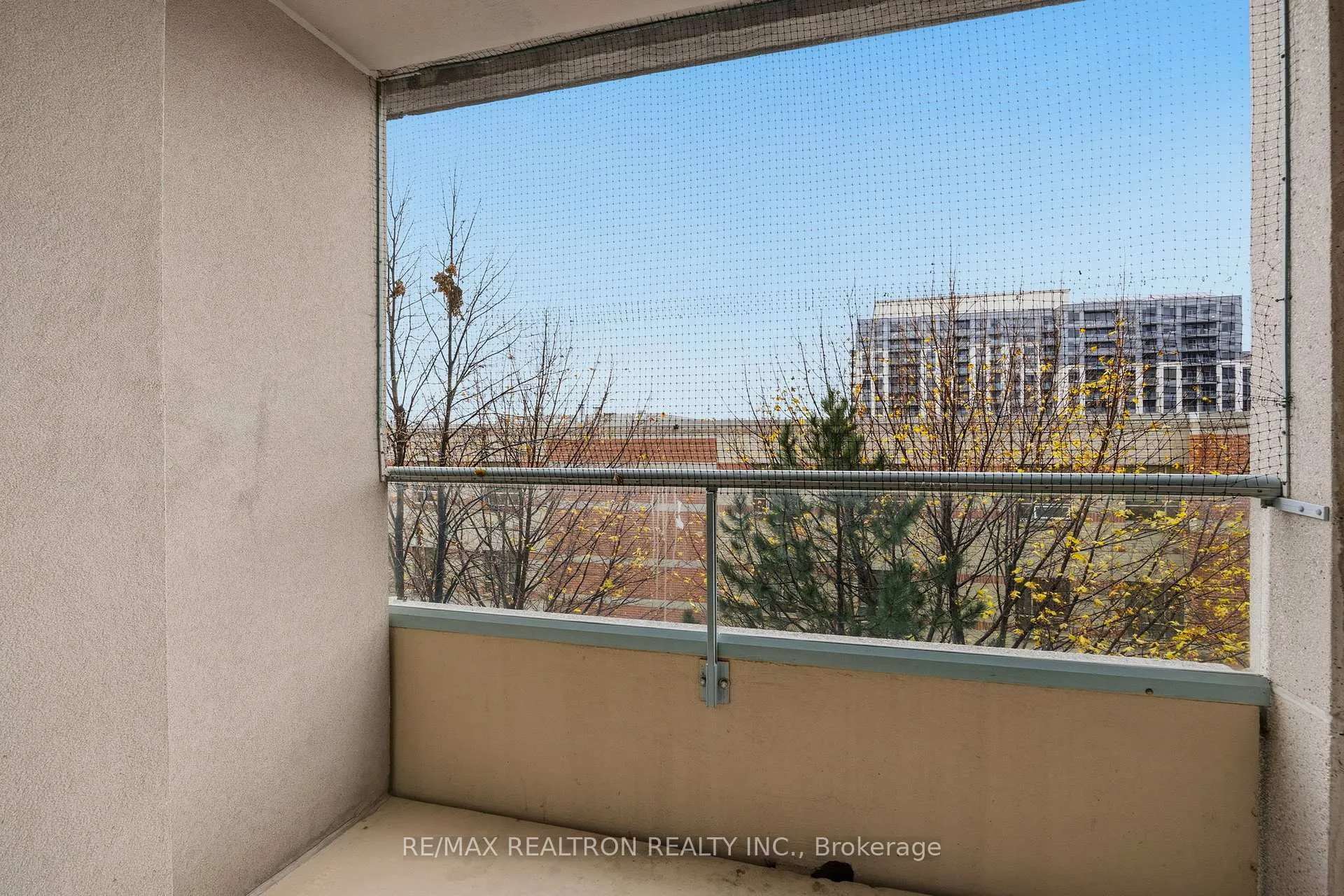 Photo 10 of Unit 507, 8 Covington Road, Toronto, Englemount-Lawrence — HOMEH