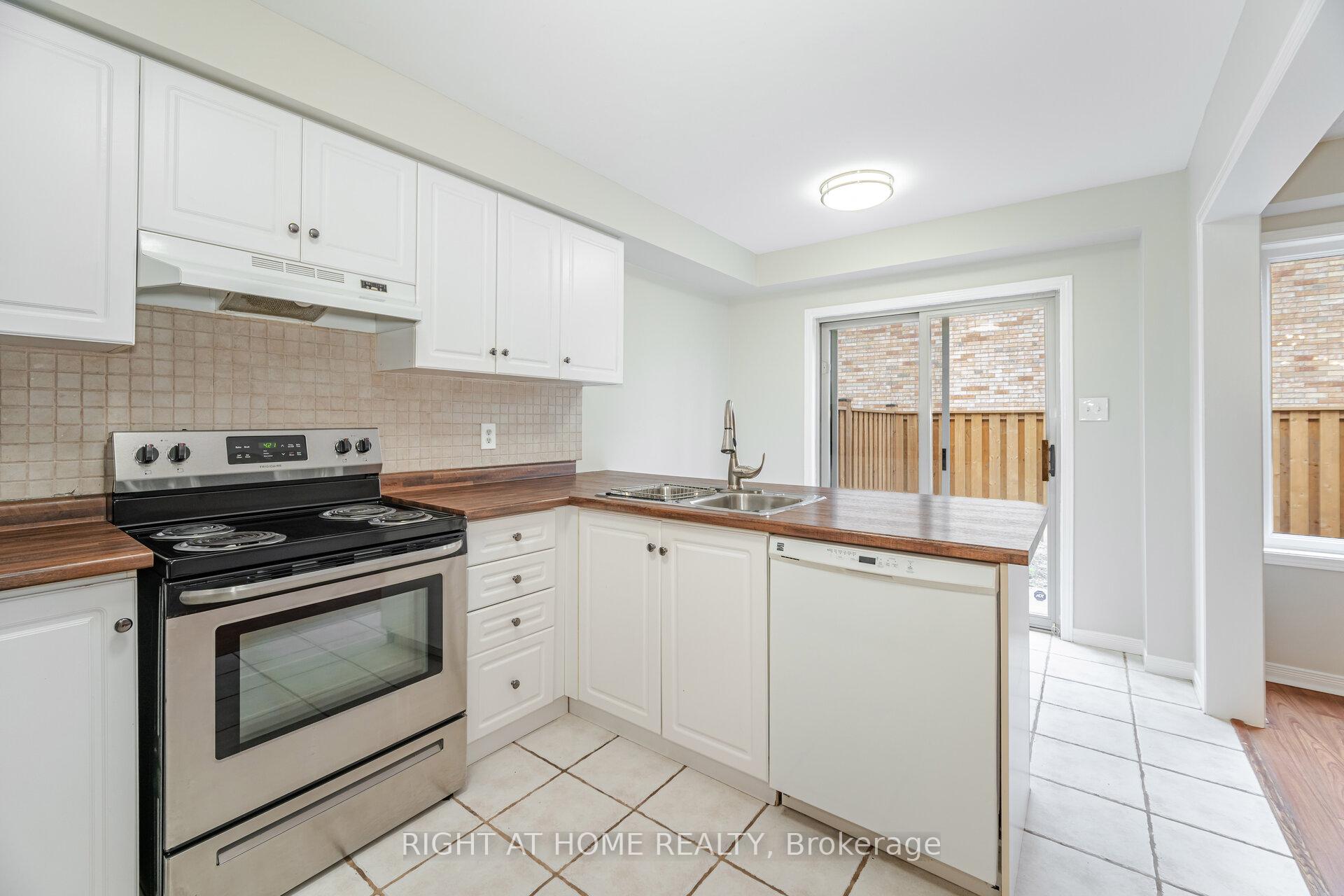 Photo 15 of Unit 2, 1283 Blanshard Drive, Burlington, Tansley — HOMEH