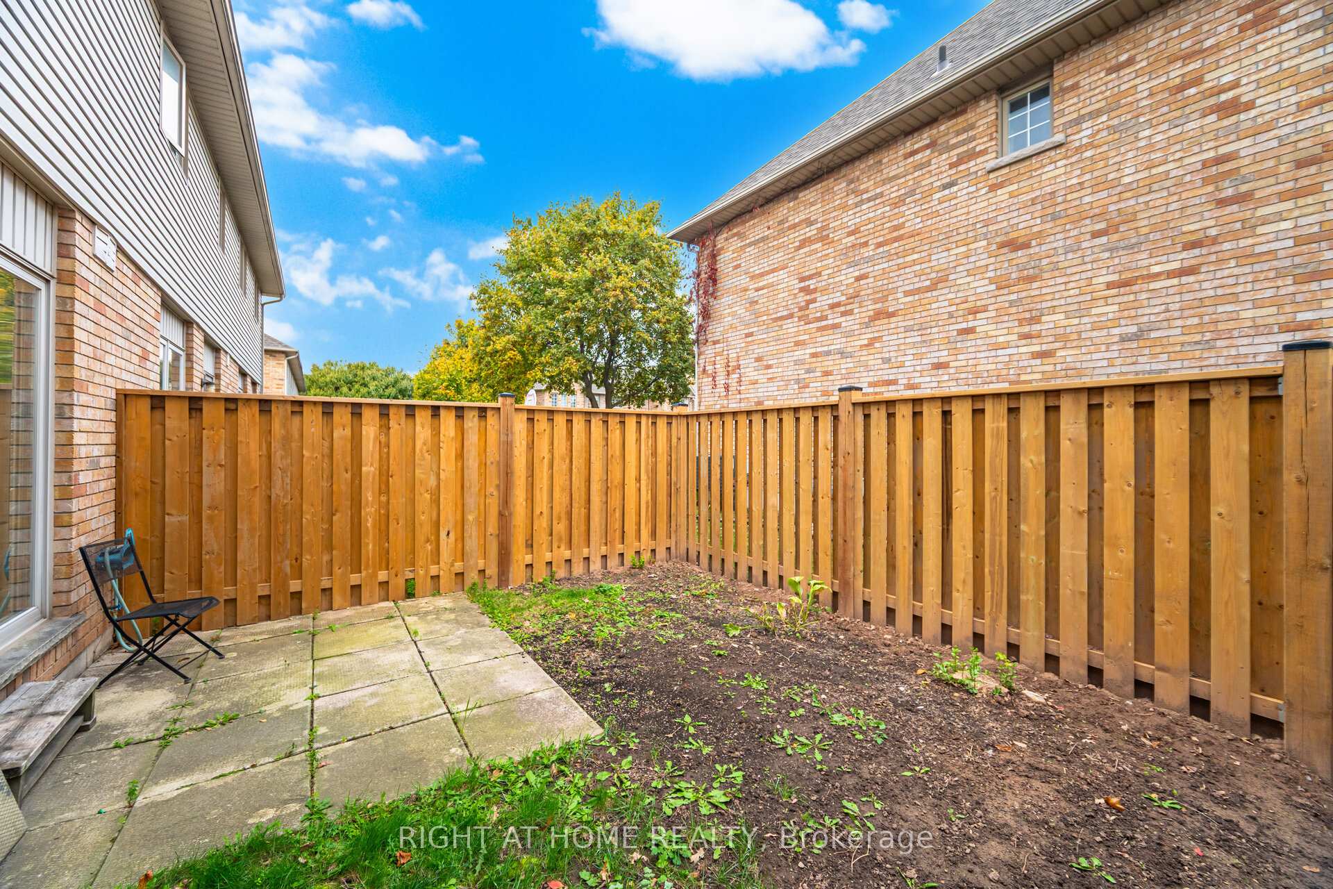 Photo 75 of Unit 2, 1283 Blanshard Drive, Burlington, Tansley — HOMEH