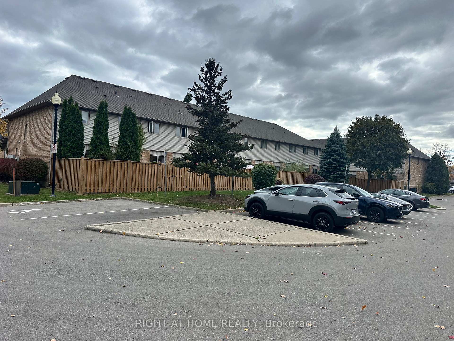 Photo 83 of Unit 2, 1283 Blanshard Drive, Burlington, Tansley — HOMEH
