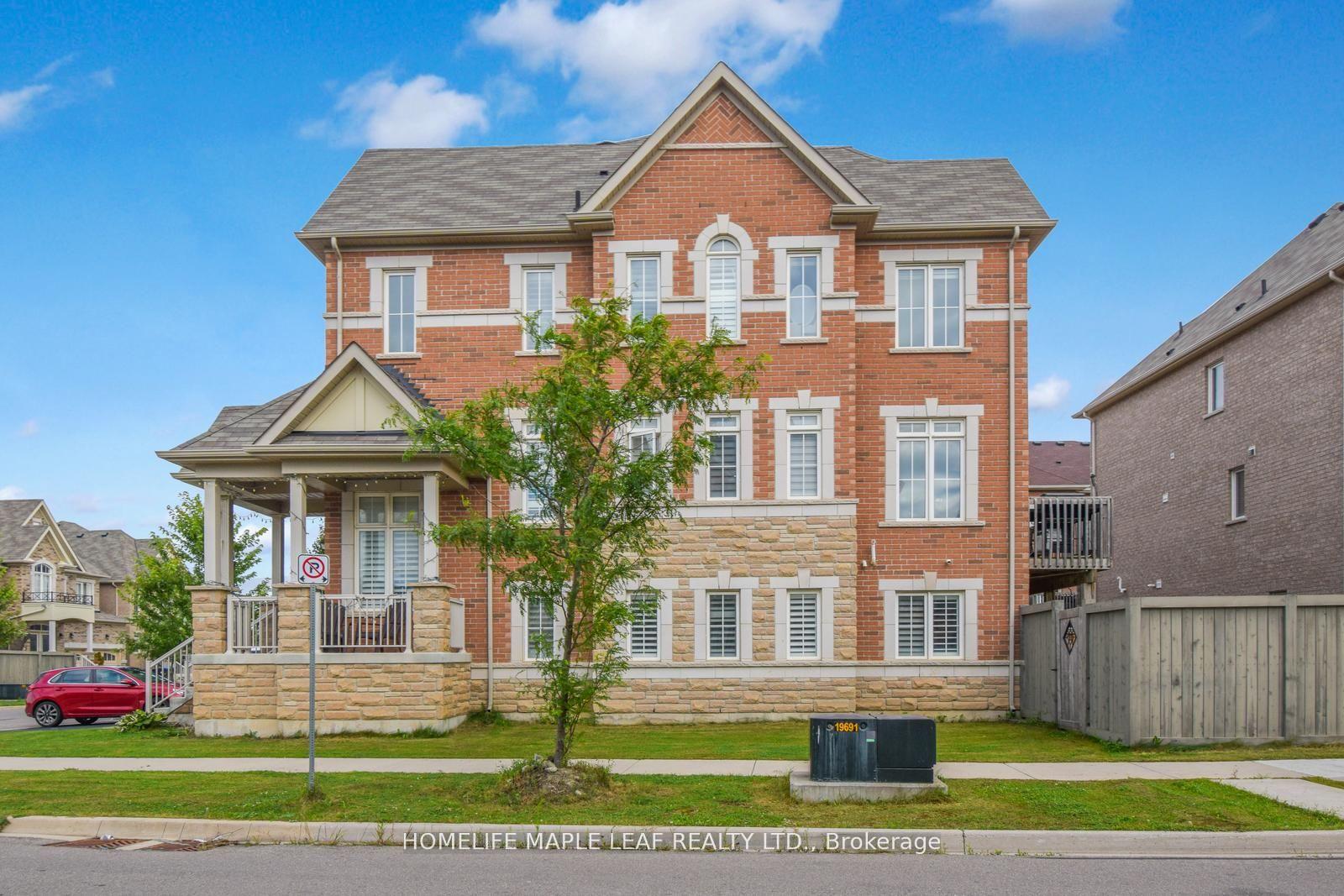Photo 2 of 62 Aldersgate Drive, Brampton, Northwest Brampton — HOMEH