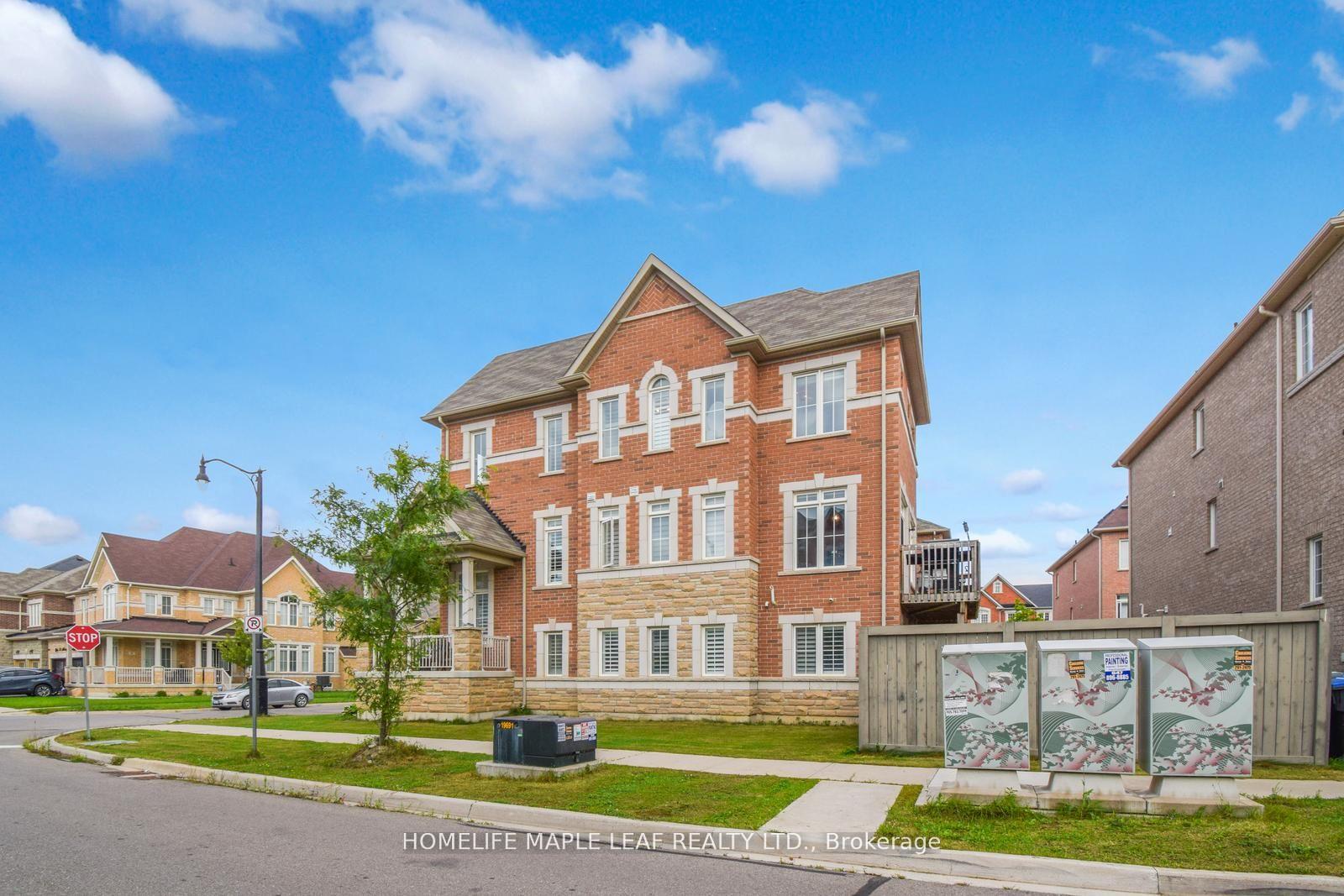 Photo 3 of 62 Aldersgate Drive, Brampton, Northwest Brampton — HOMEH