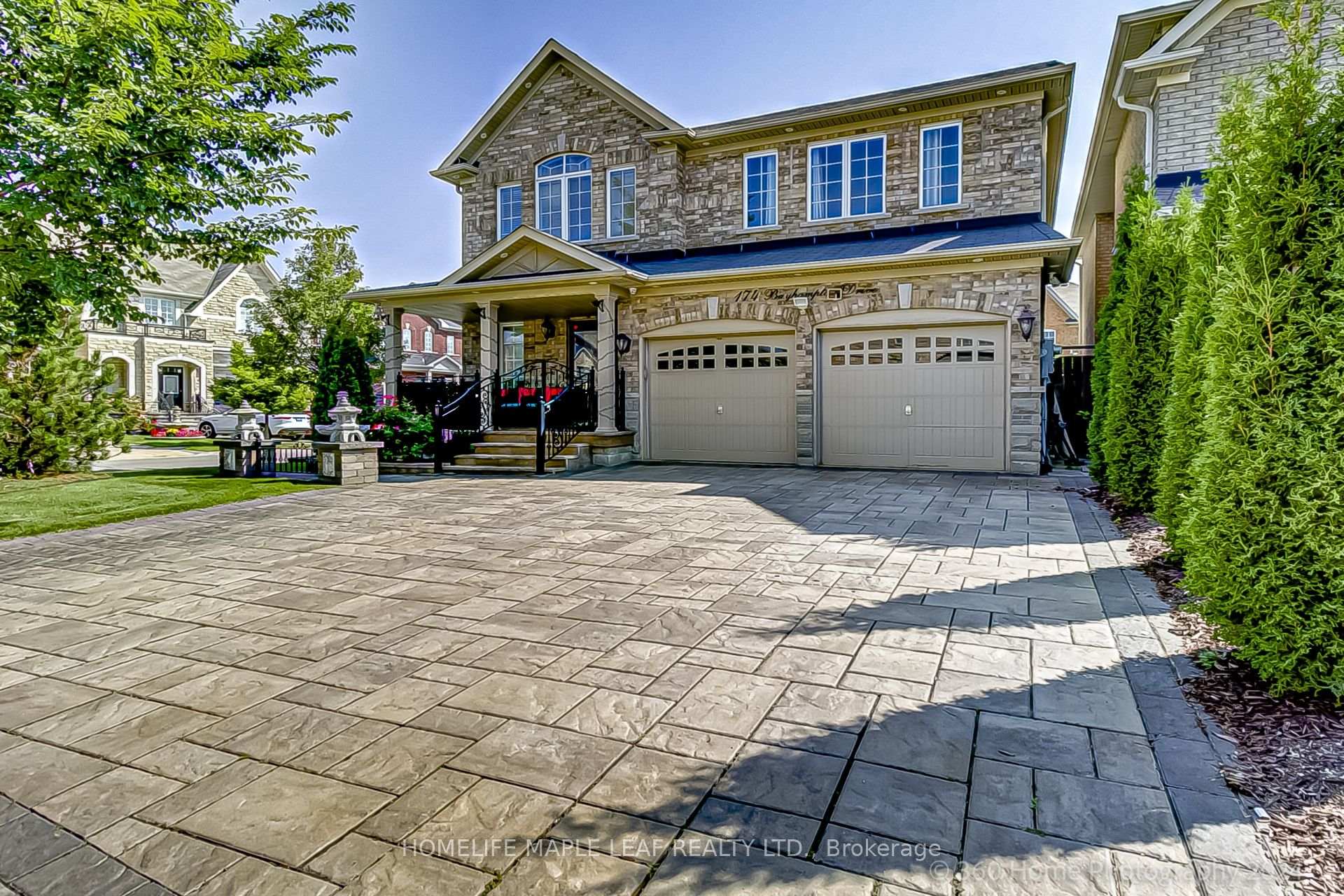 Front of 174 Bayhampton Drive