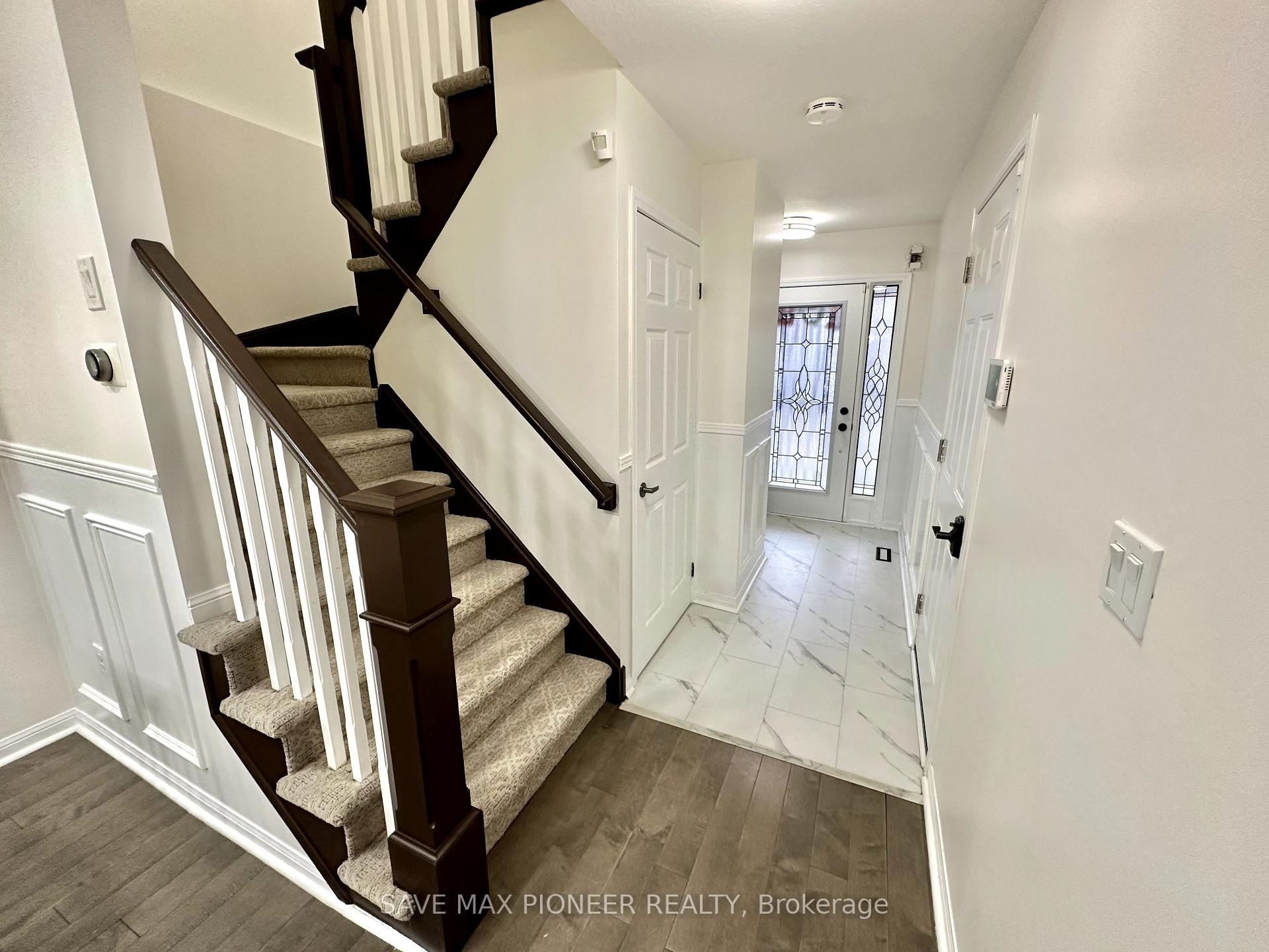 Photo 6 of 190 Holland Circle, Cambridge, Silver Heights — HOMEH