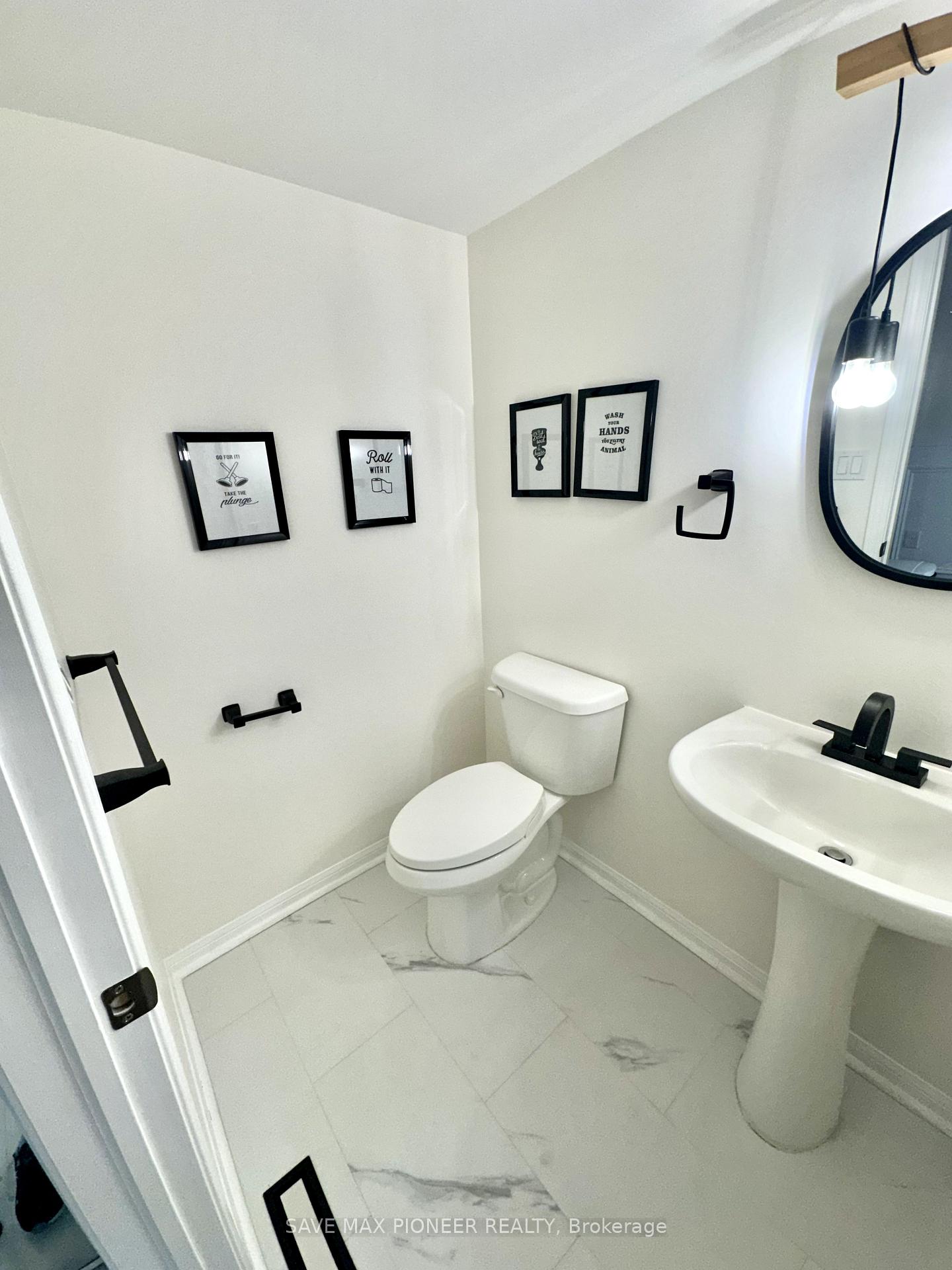Photo 10 of 190 Holland Circle, Cambridge, Silver Heights — HOMEH