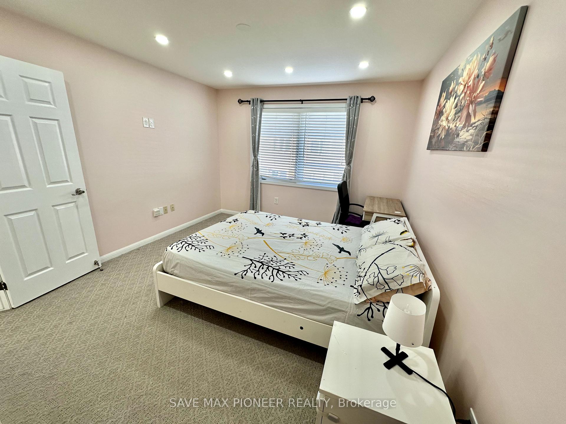 Photo 15 of 190 Holland Circle, Cambridge, Silver Heights — HOMEH