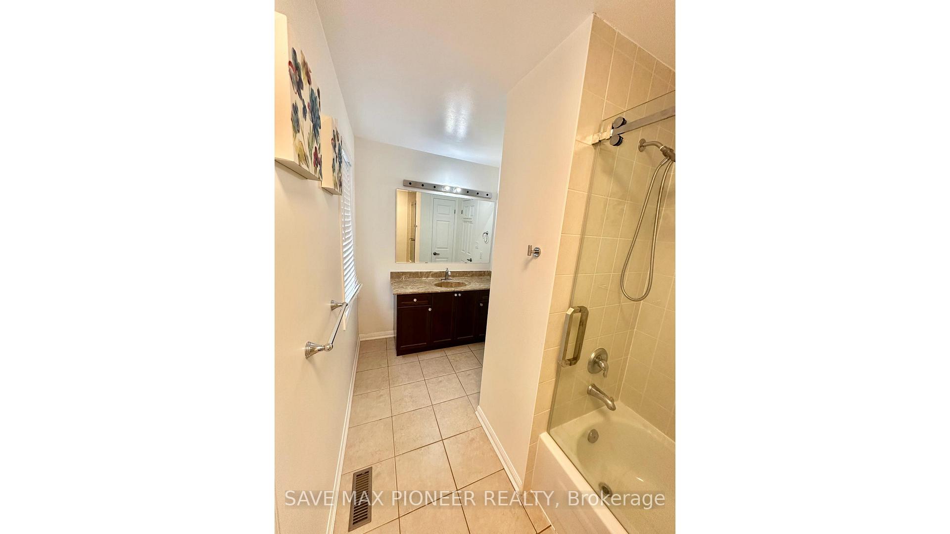Photo 14 of 190 Holland Circle, Cambridge, Silver Heights — HOMEH