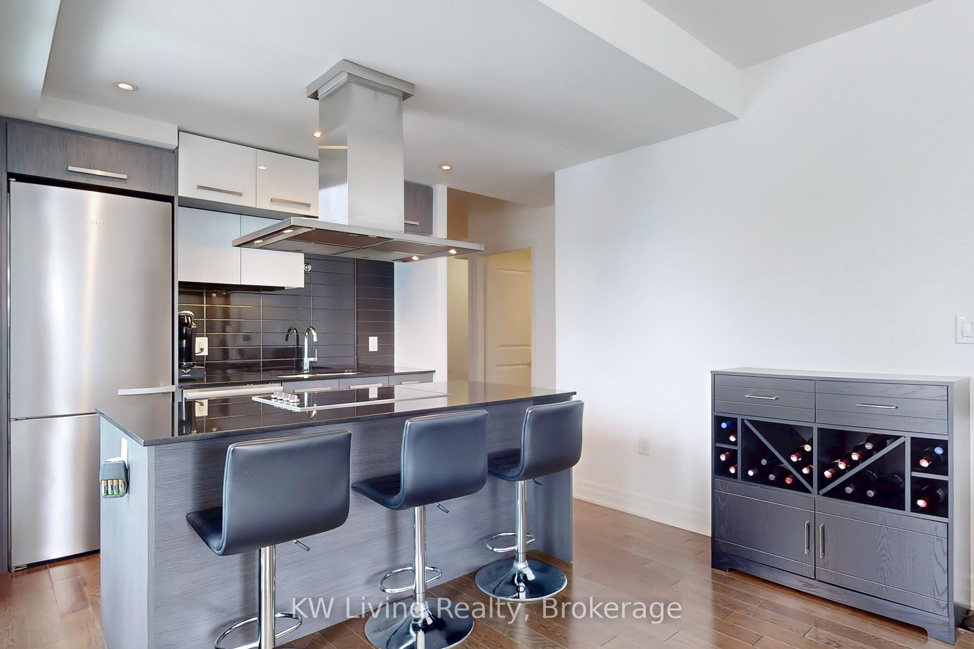 Photo 5 of Unit 1802, 8 The Esplanade, Toronto, Waterfront Communities — HOMEH