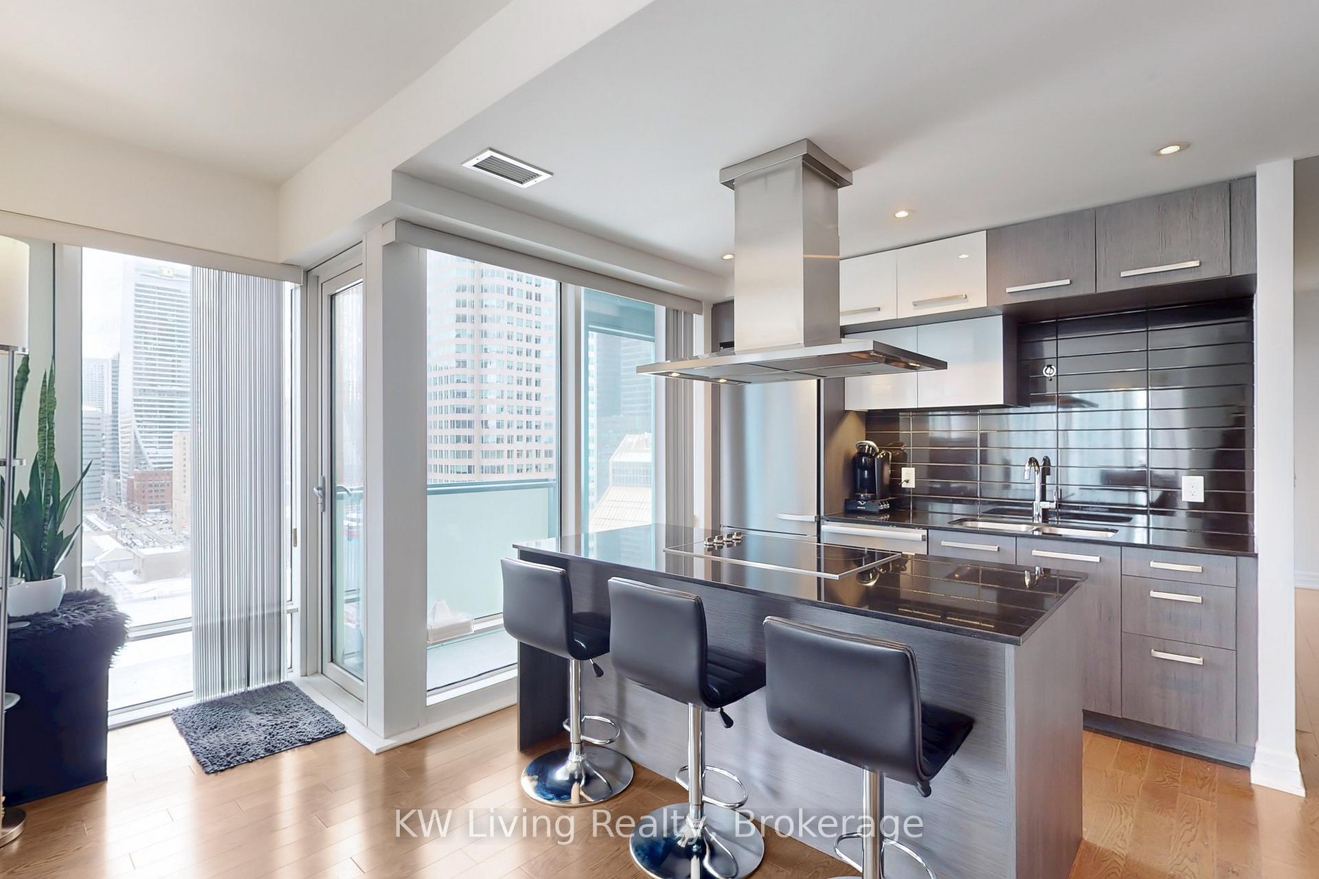 Photo 7 of Unit 1802, 8 The Esplanade, Toronto, Waterfront Communities — HOMEH