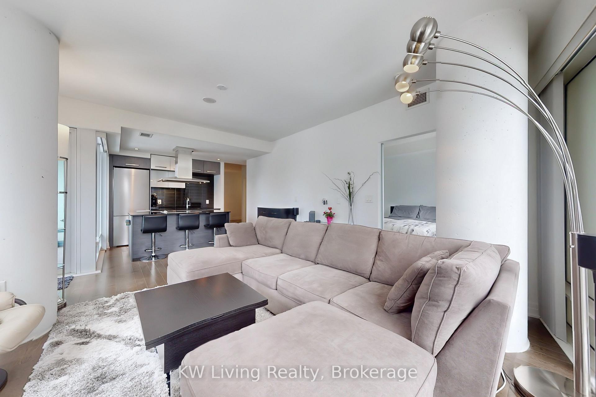 Photo 9 of Unit 1802, 8 The Esplanade, Toronto, Waterfront Communities — HOMEH