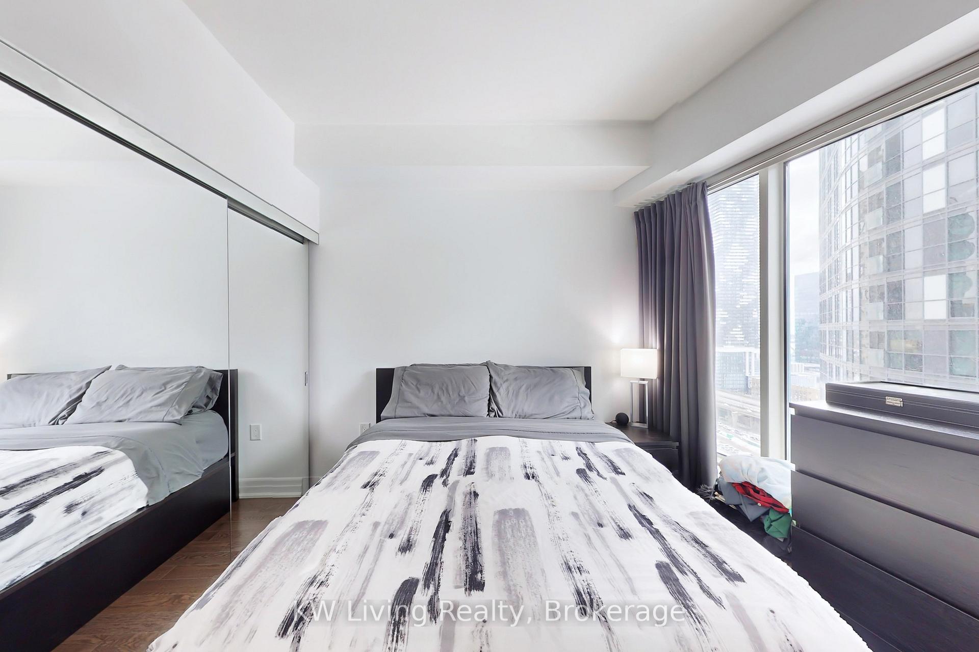 Photo 16 of Unit 1802, 8 The Esplanade, Toronto, Waterfront Communities — HOMEH