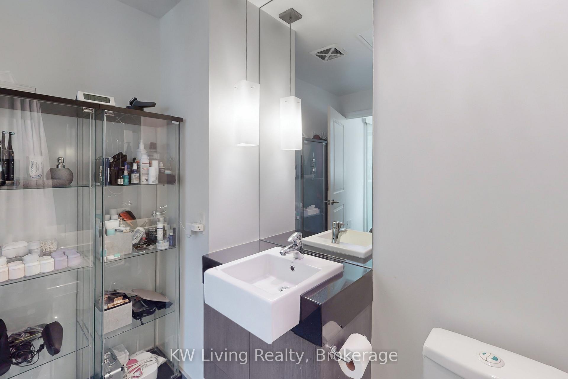 Photo 19 of Unit 1802, 8 The Esplanade, Toronto, Waterfront Communities — HOMEH