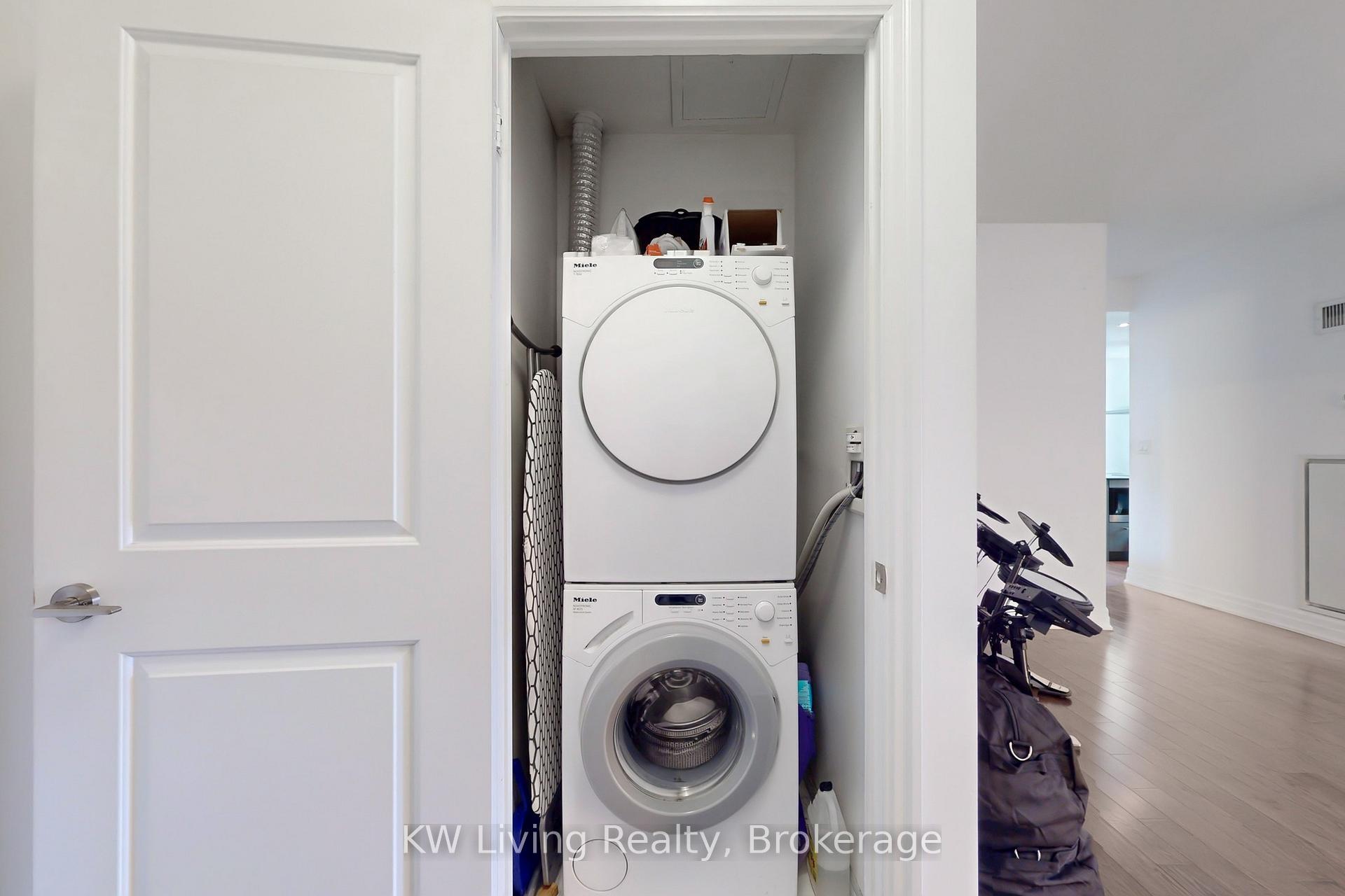 Photo 21 of Unit 1802, 8 The Esplanade, Toronto, Waterfront Communities — HOMEH