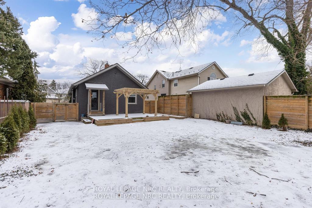 Photo 4 of 54 Downing Street, St. Catharines, Old Glenridge — HOMEH