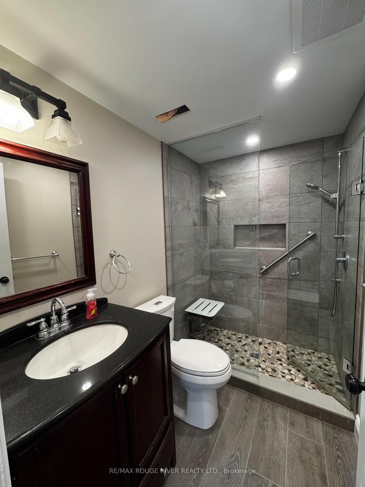 Photo 6 of Unit Lower, 40 Farncomb Crescent, Clarington, Bowmanville — HOMEH