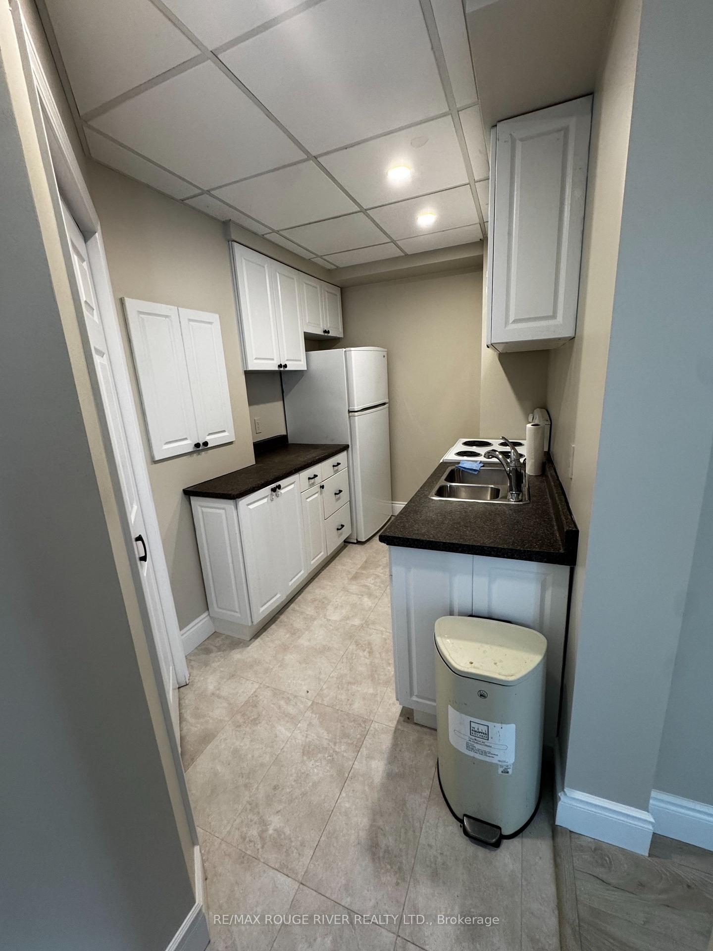 Photo 3 of Unit Lower, 40 Farncomb Crescent, Clarington, Bowmanville — HOMEH
