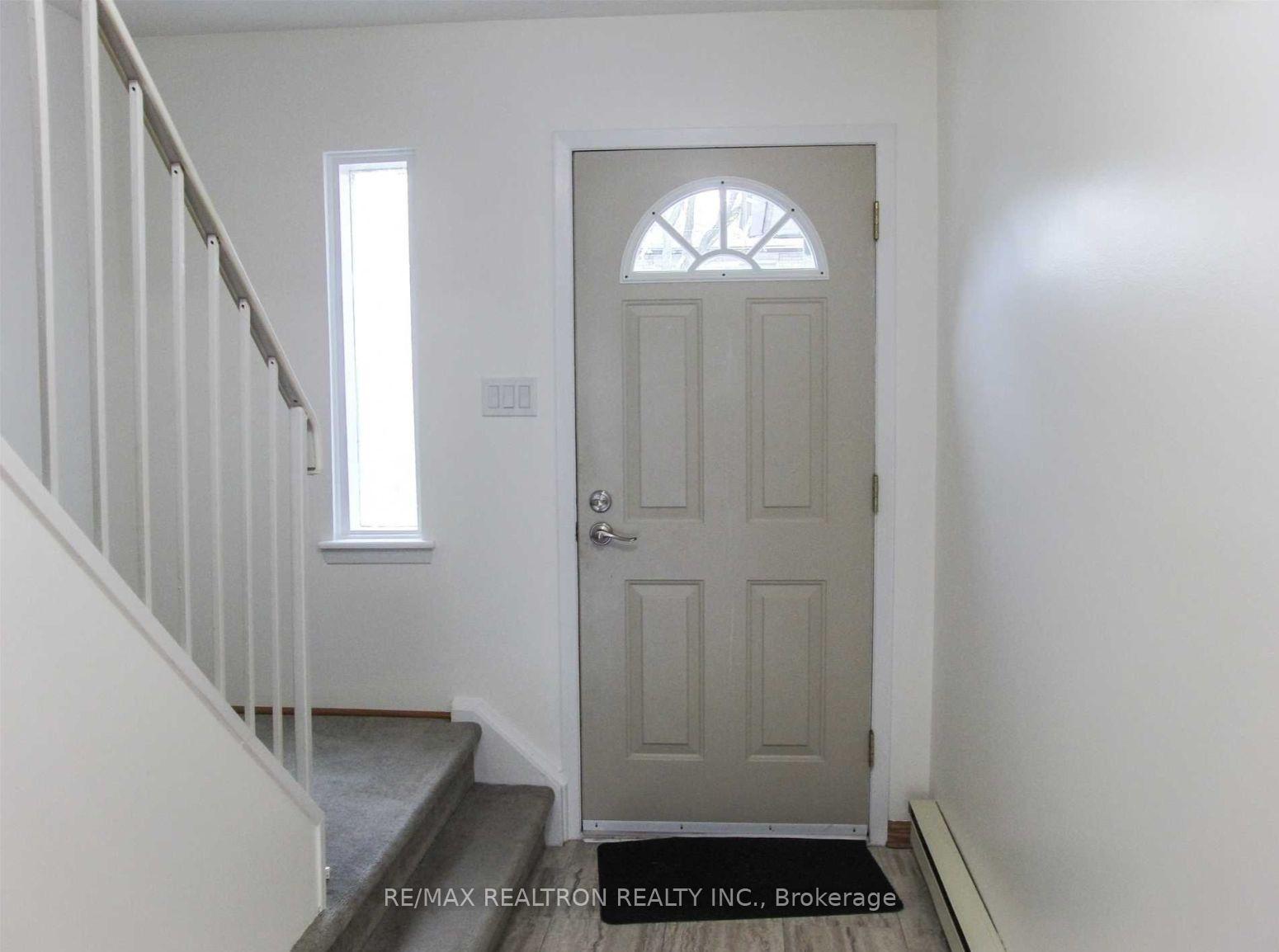 Photo 2 of Unit 27, 27 Bowman Way, Markham, Aileen-Willowbrook — HOMEH