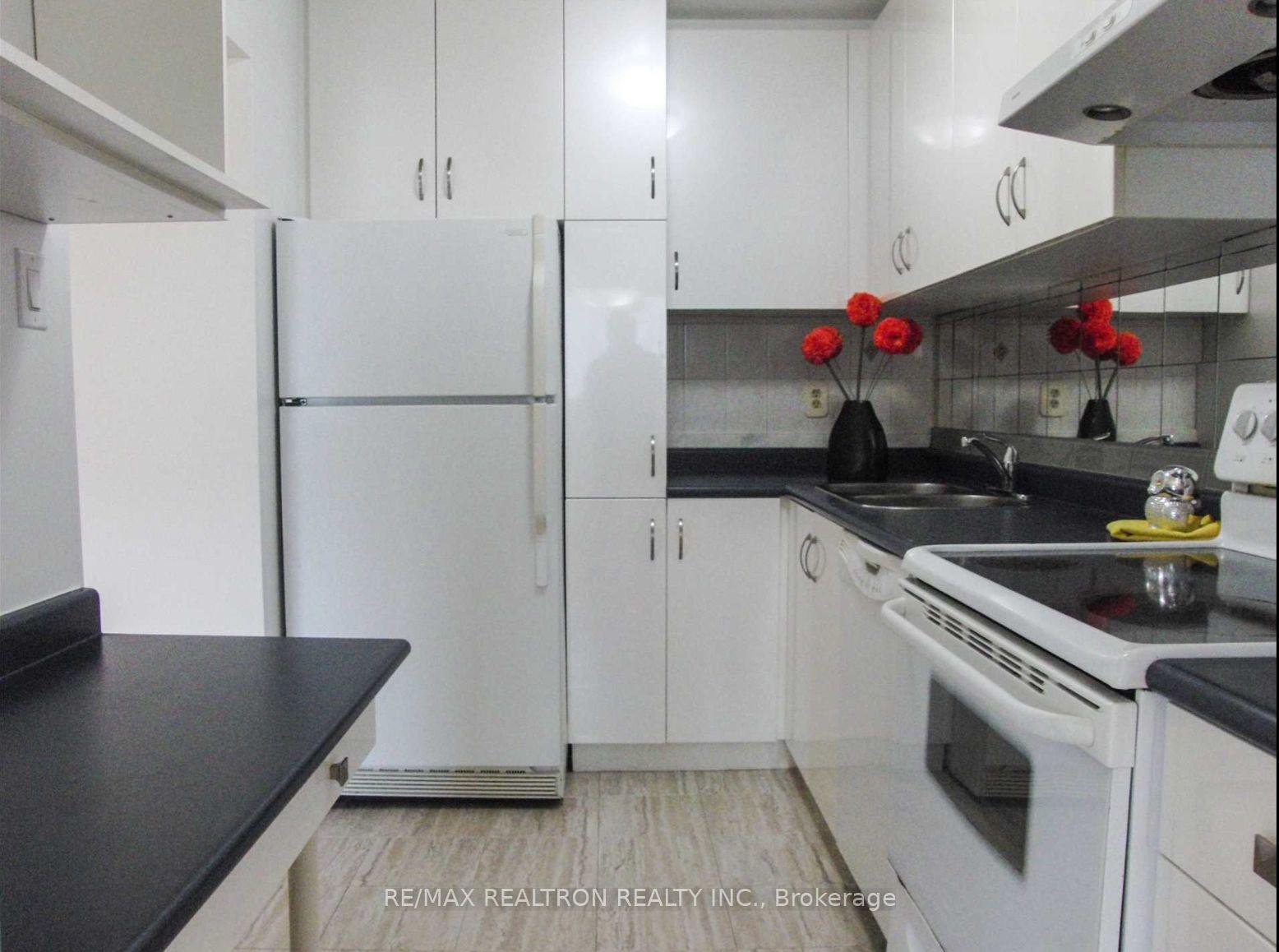 Photo 3 of Unit 27, 27 Bowman Way, Markham, Aileen-Willowbrook — HOMEH