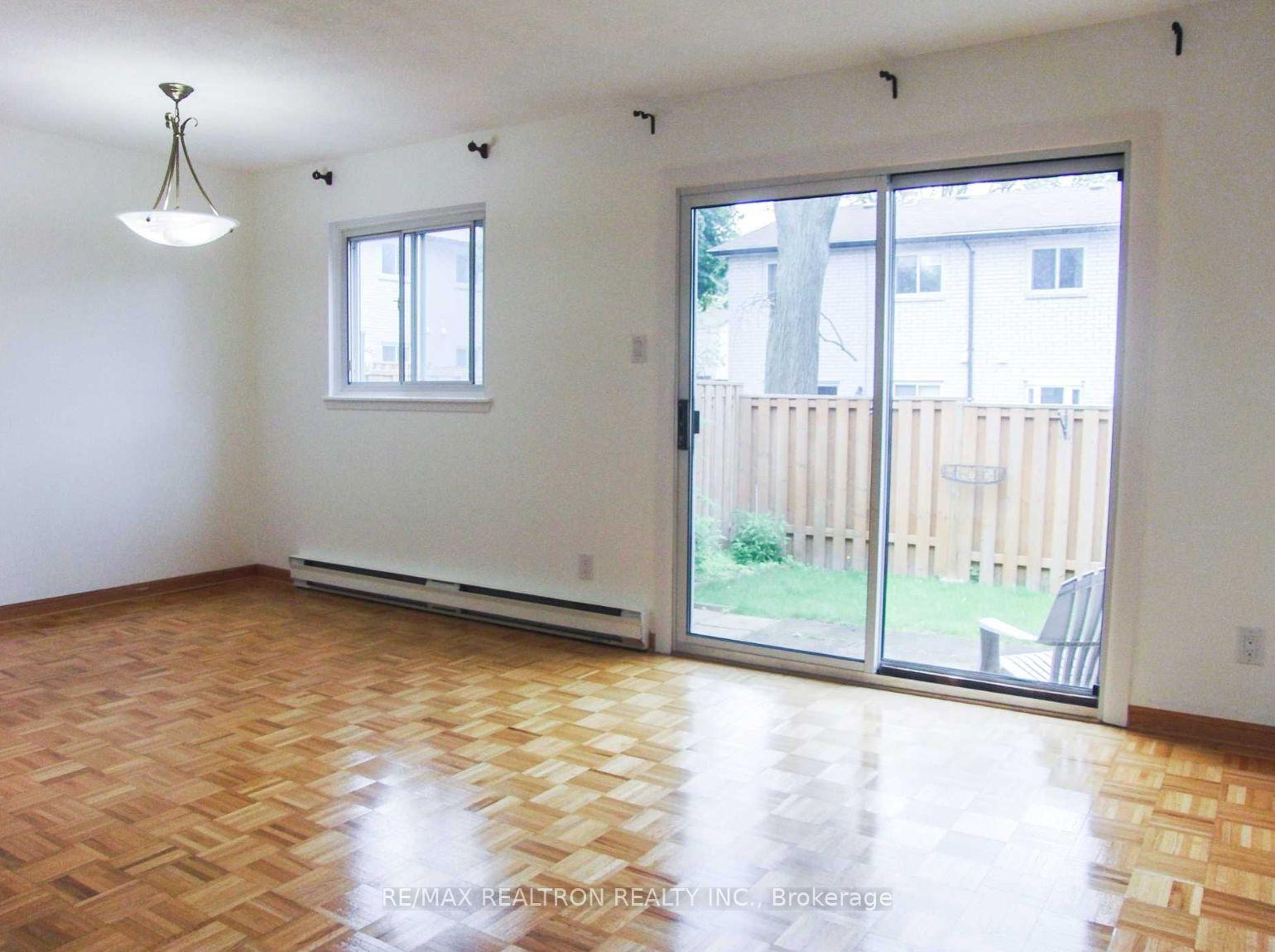 Photo 5 of Unit 27, 27 Bowman Way, Markham, Aileen-Willowbrook — HOMEH