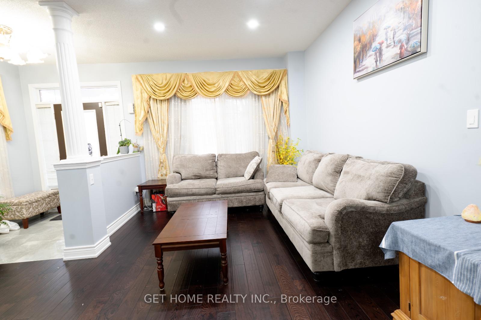 Photo 3 of 5 Down Crescent, Ajax, Northwest Ajax — HOMEH