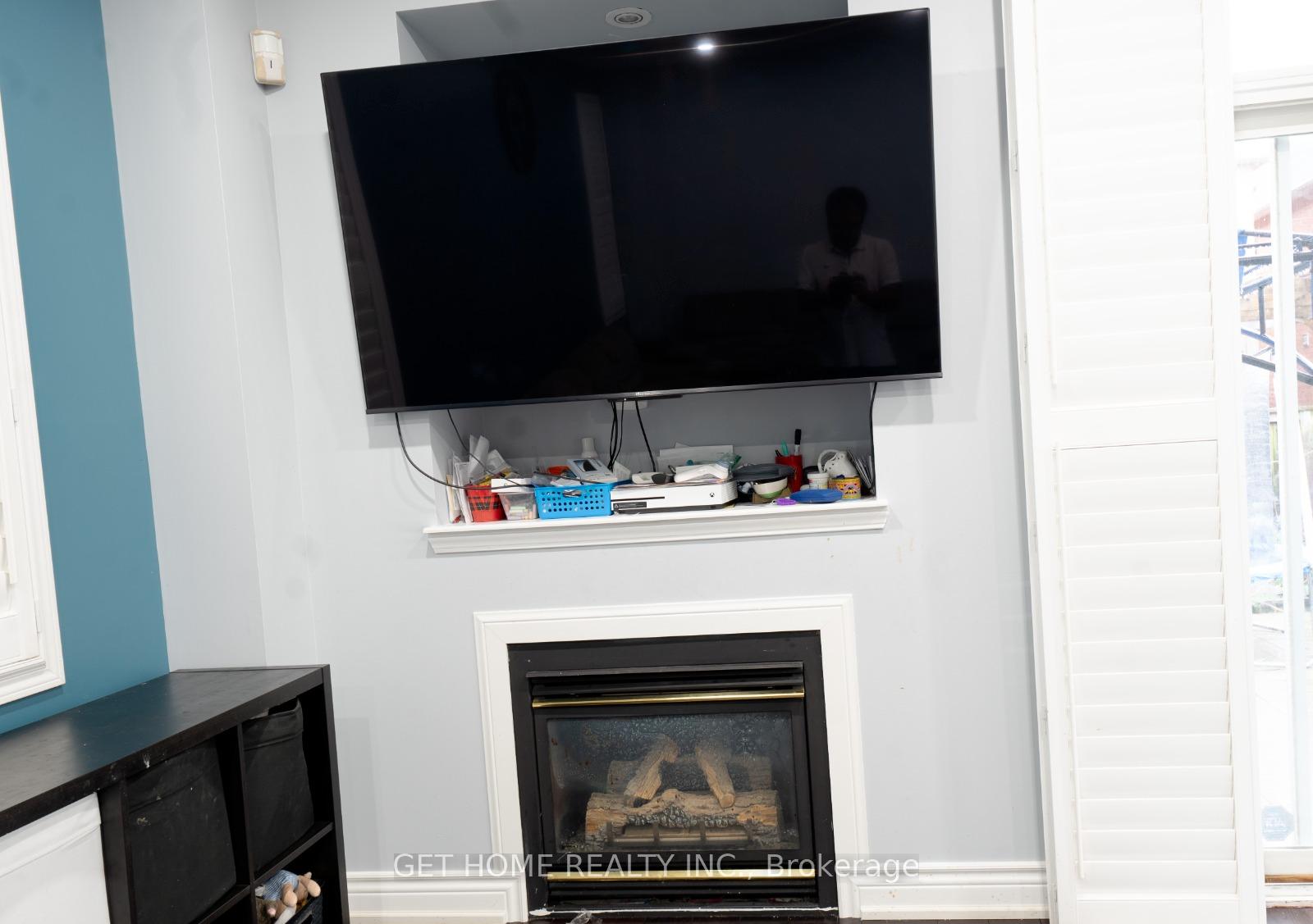 Photo 10 of 5 Down Crescent, Ajax, Northwest Ajax — HOMEH