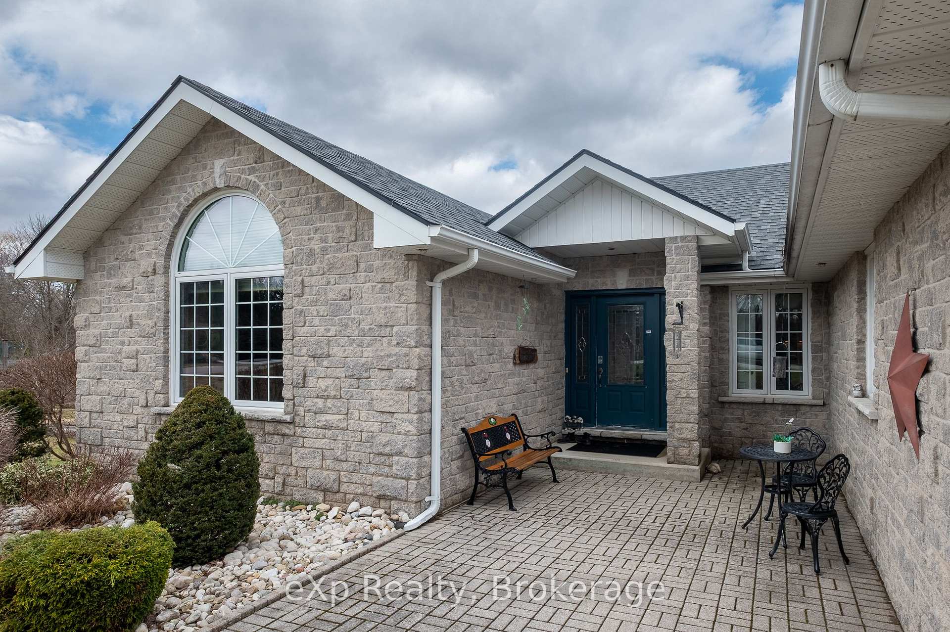 Photo 7 of 822813 Sideroad 1, Chatsworth — HOMEH