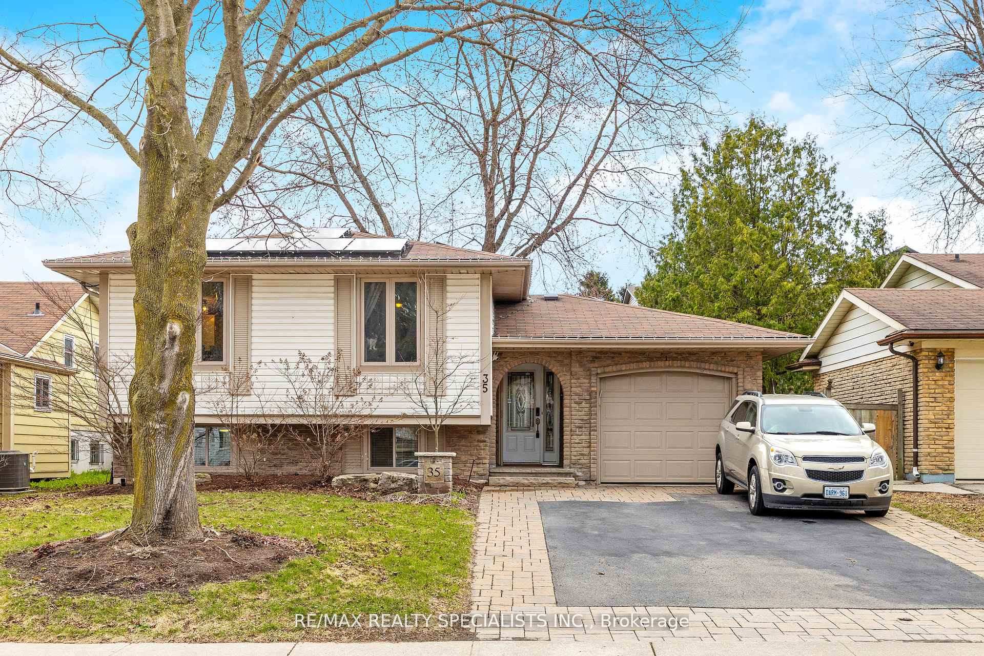 Photo 1 of 35 Forestgate Drive, Hamilton, Fessenden — HOMEH