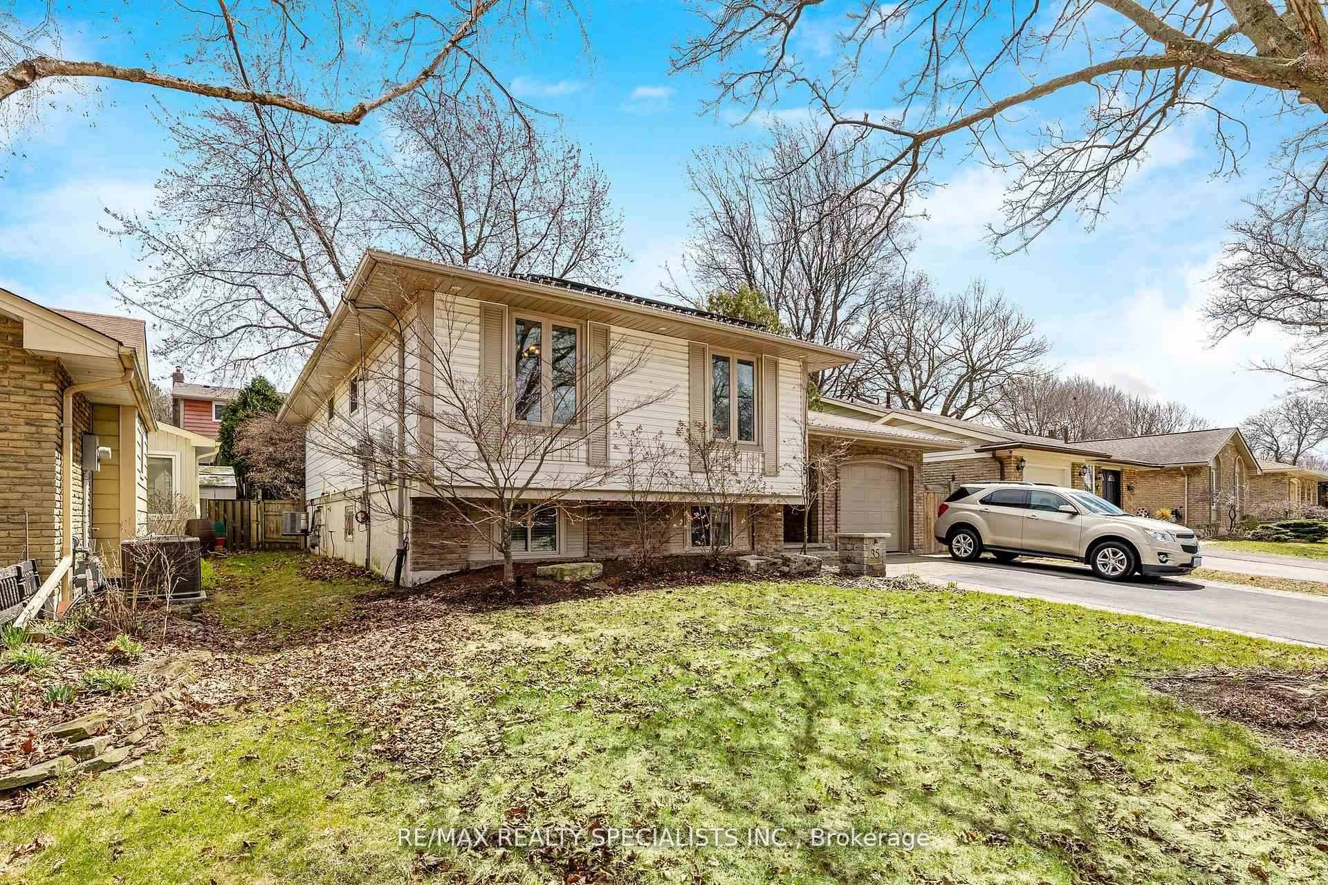 Photo 31 of 35 Forestgate Drive, Hamilton, Fessenden — HOMEH