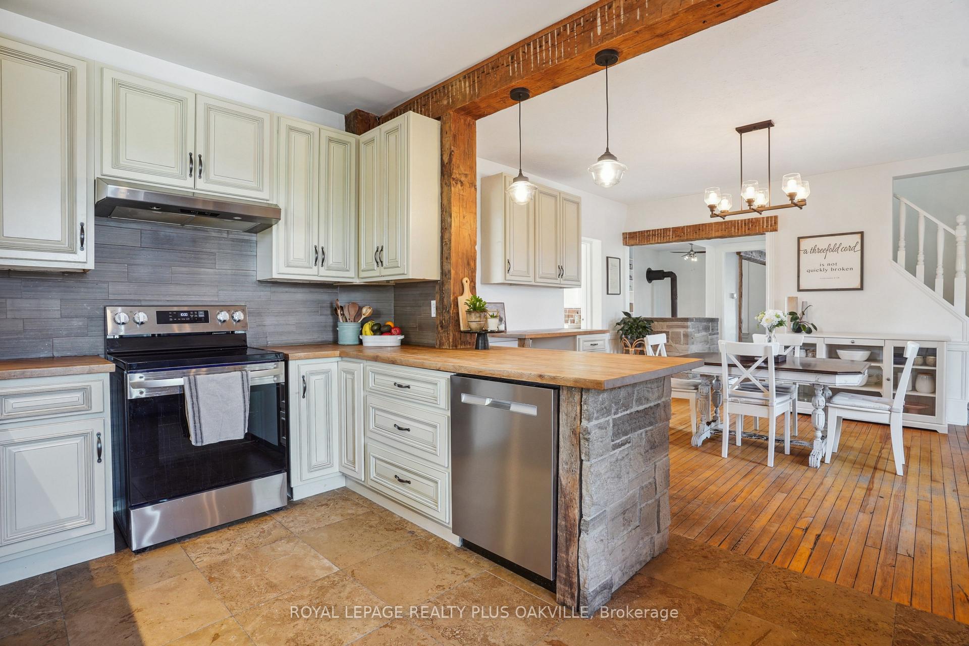 Photo 10 of 3363 Jerseyville Road W, Hamilton, Rural Ancaster — HOMEH
