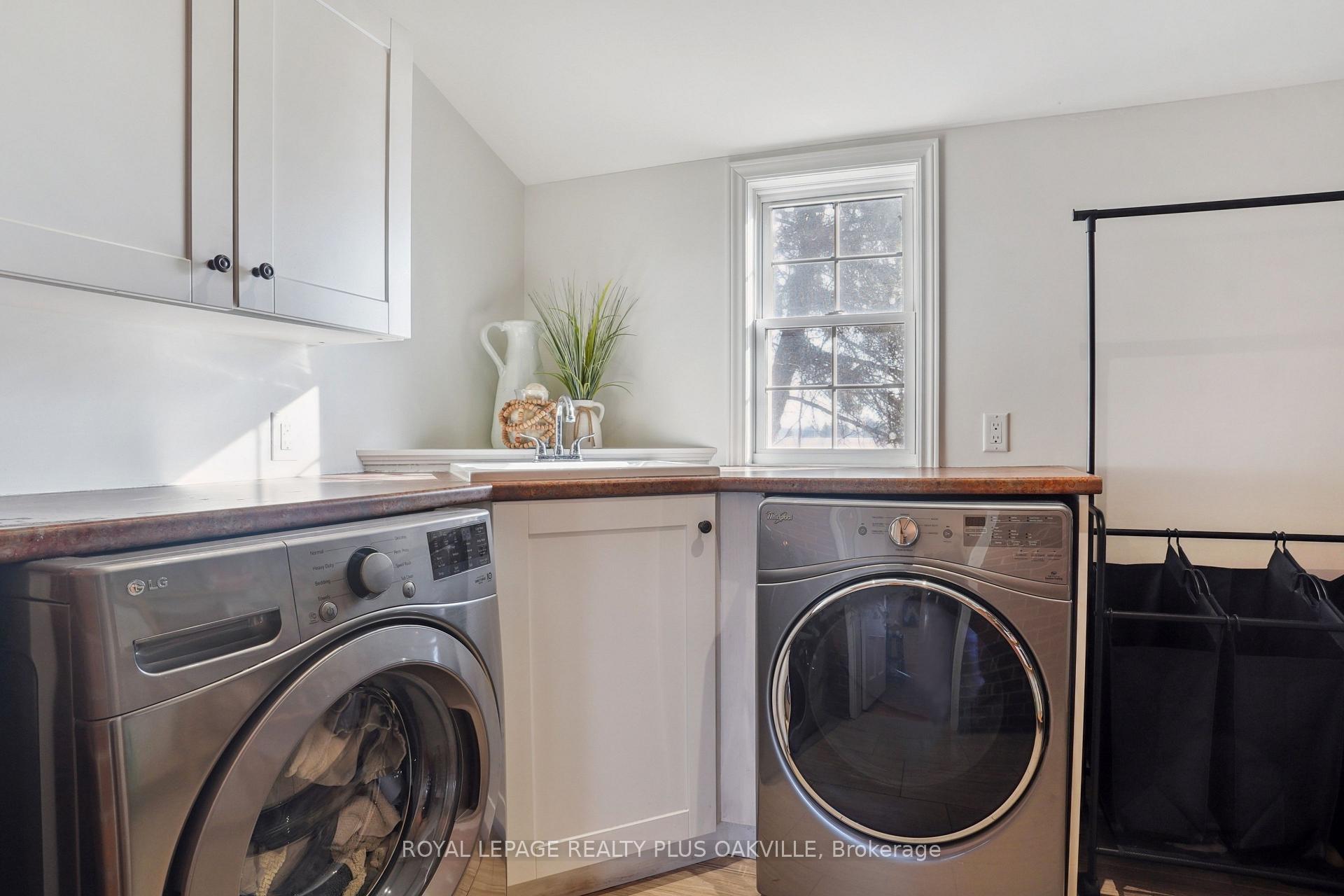 Photo 11 of 3363 Jerseyville Road W, Hamilton, Rural Ancaster — HOMEH