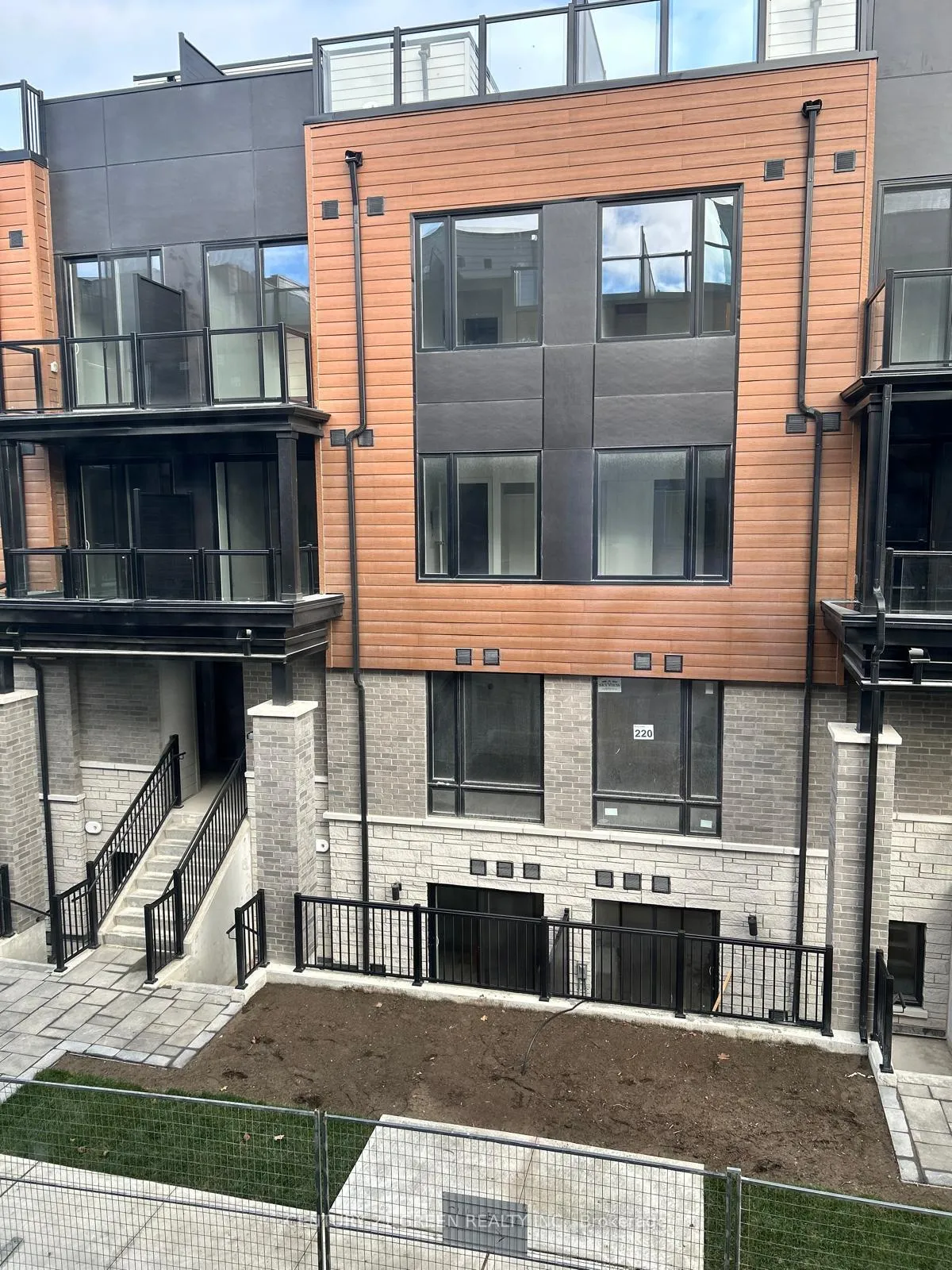 Photo 1 of Unit 14, 113 Marydale Avenue, Markham, Middlefield — HOMEH