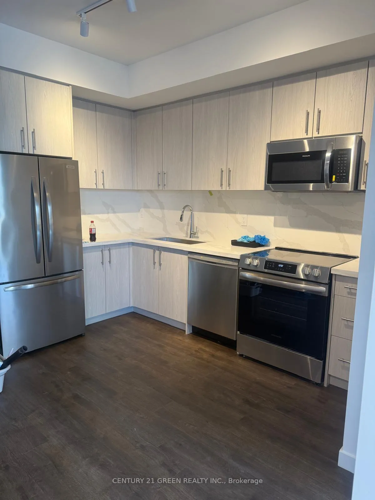 Photo 2 of Unit 14, 113 Marydale Avenue, Markham, Middlefield — HOMEH