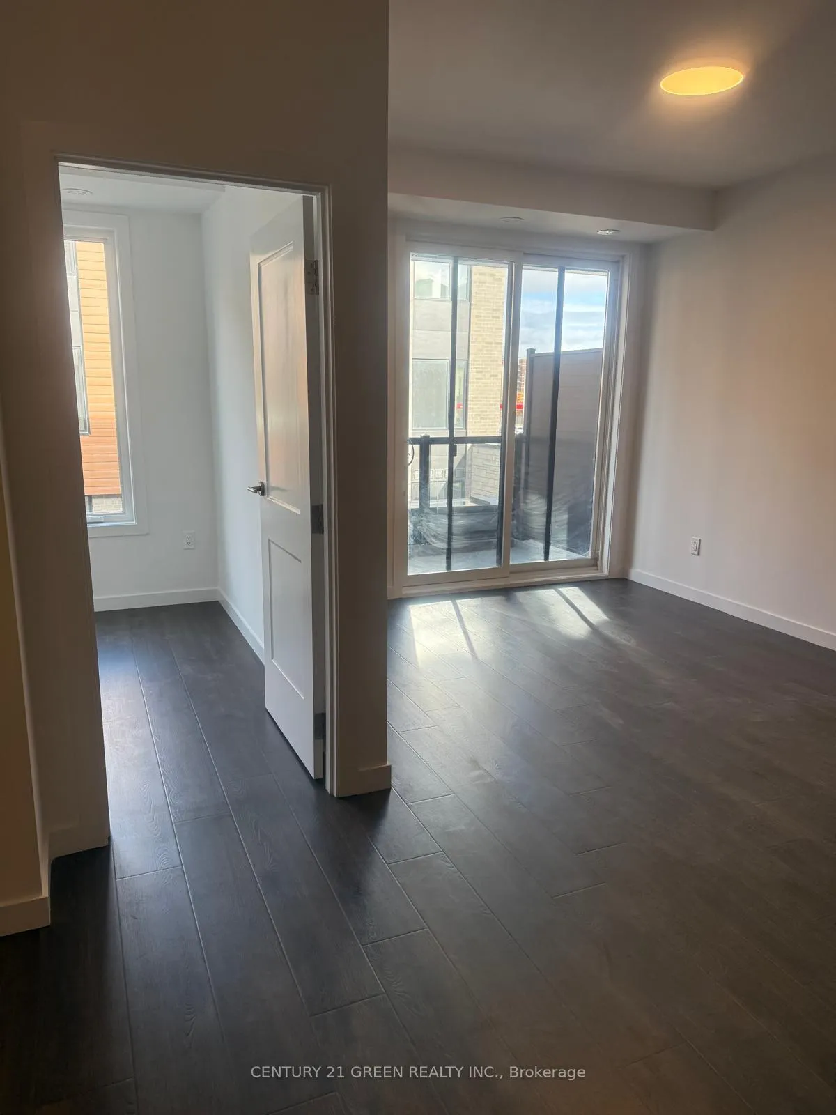 Photo 4 of Unit 14, 113 Marydale Avenue, Markham, Middlefield — HOMEH