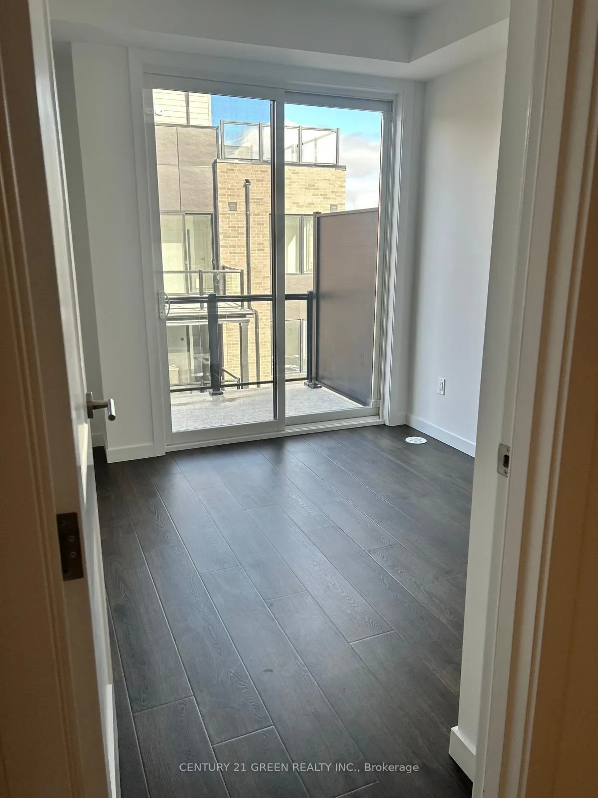 Photo 5 of Unit 14, 113 Marydale Avenue, Markham, Middlefield — HOMEH