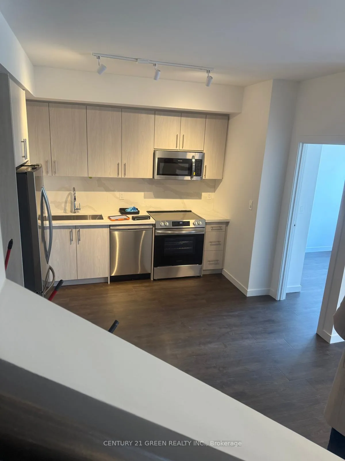 Photo 6 of Unit 14, 113 Marydale Avenue, Markham, Middlefield — HOMEH
