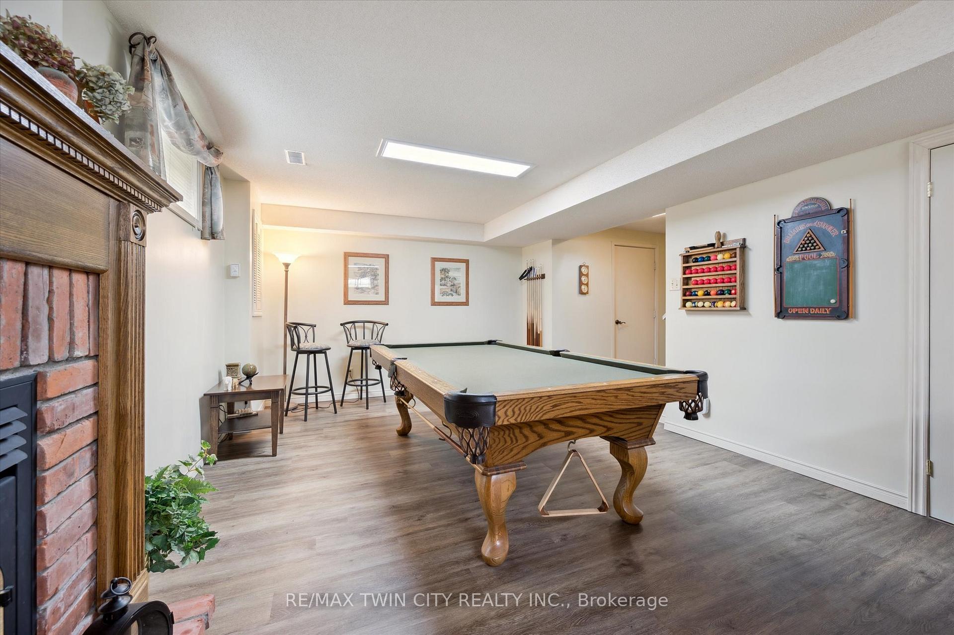 Photo 36 of 45 Applewood Crescent, Cambridge — HOMEH