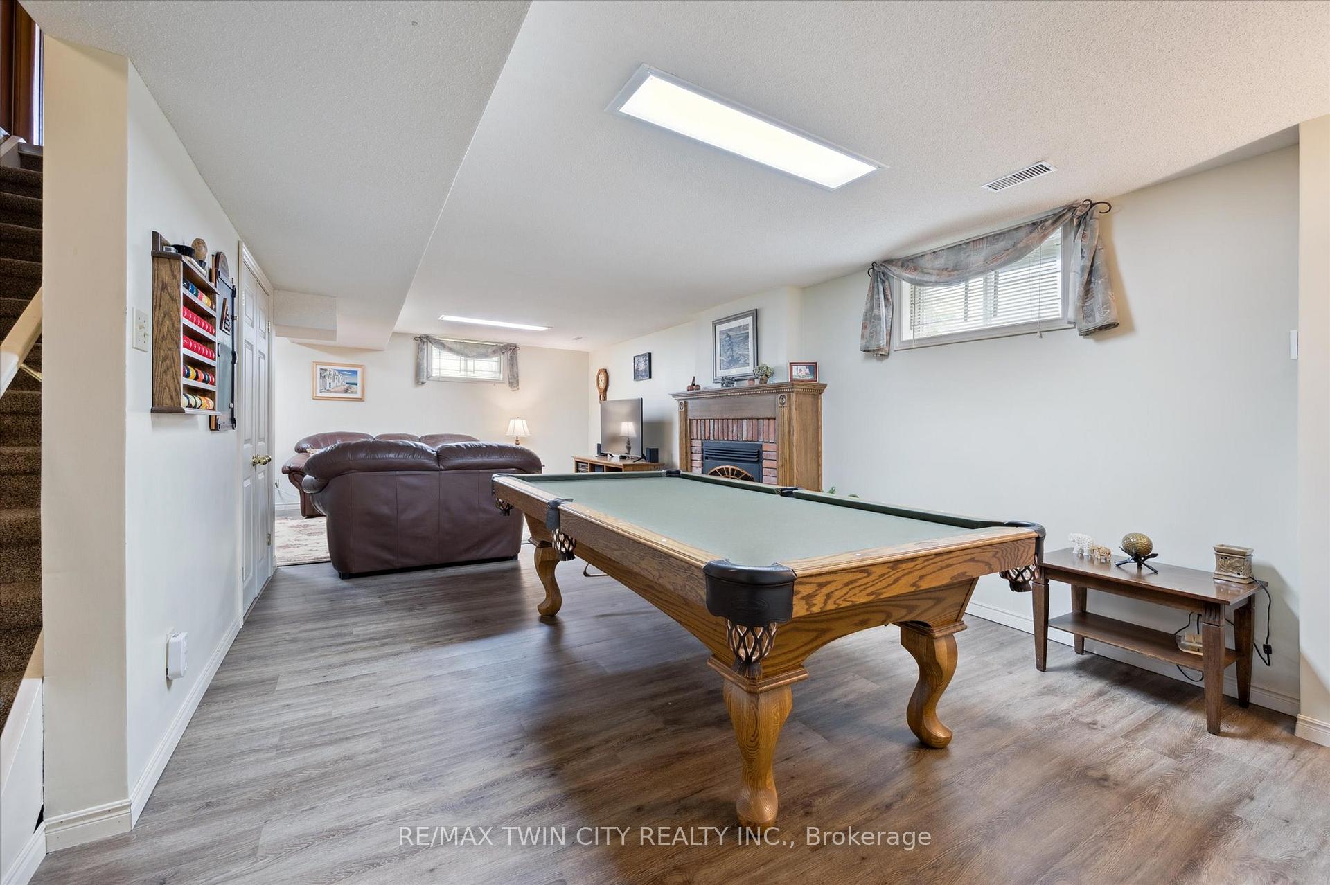 Photo 41 of 45 Applewood Crescent, Cambridge — HOMEH