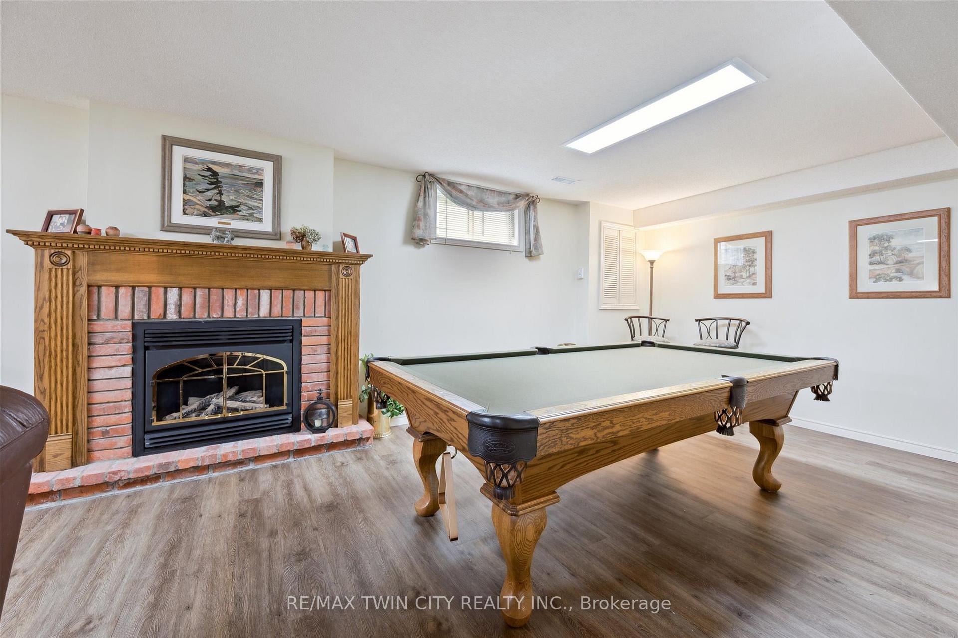 Photo 38 of 45 Applewood Crescent, Cambridge — HOMEH