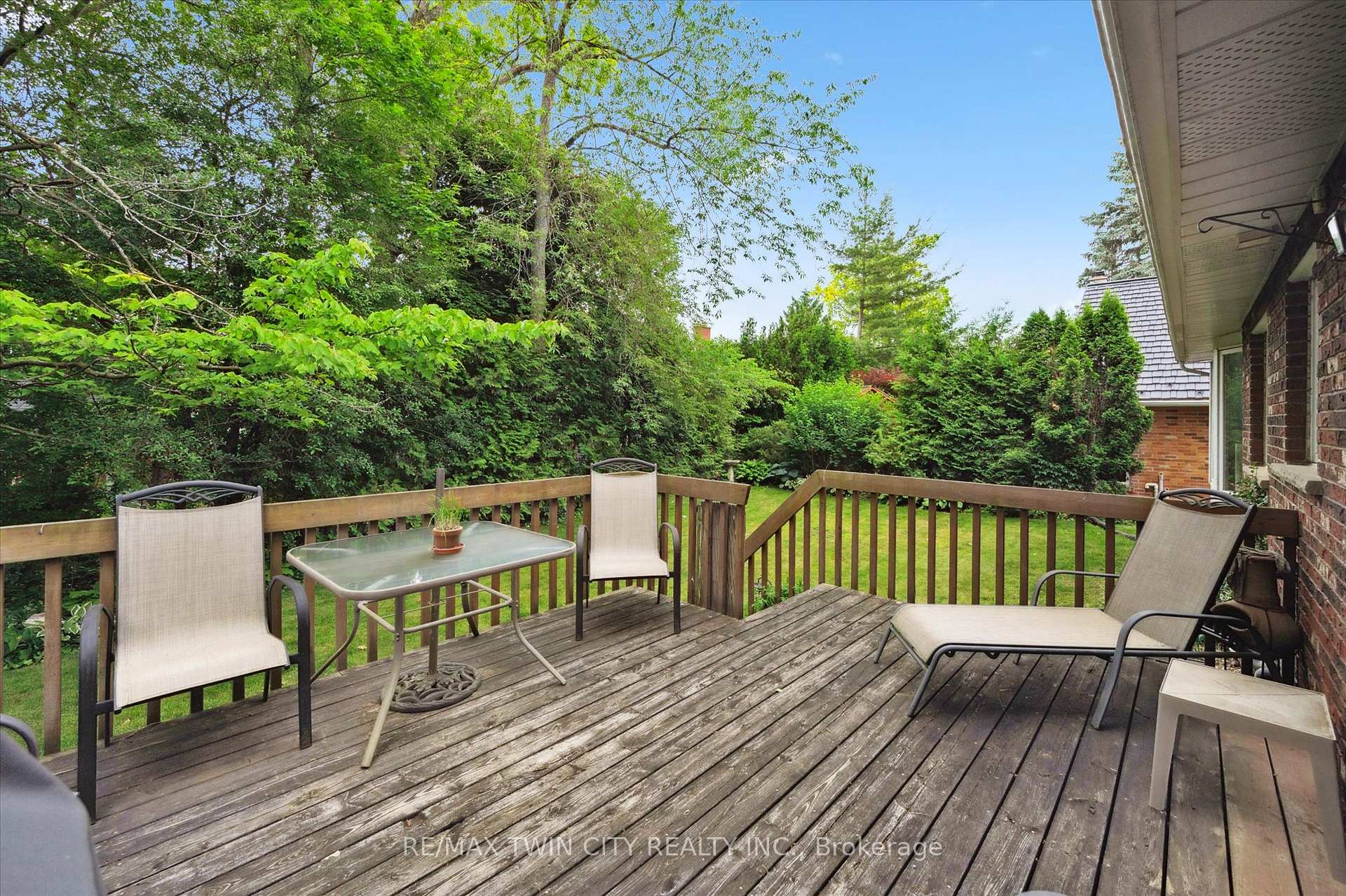 Photo 46 of 45 Applewood Crescent, Cambridge — HOMEH