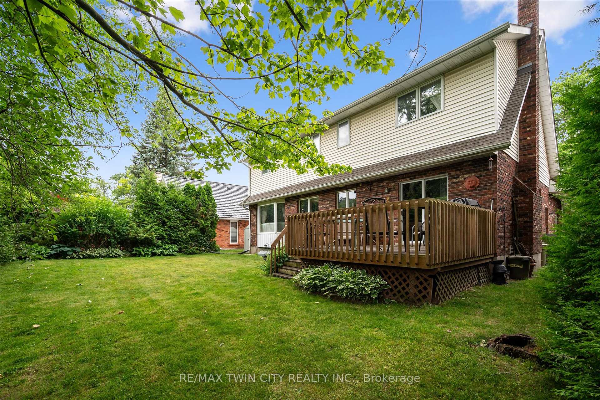 Photo 48 of 45 Applewood Crescent, Cambridge — HOMEH